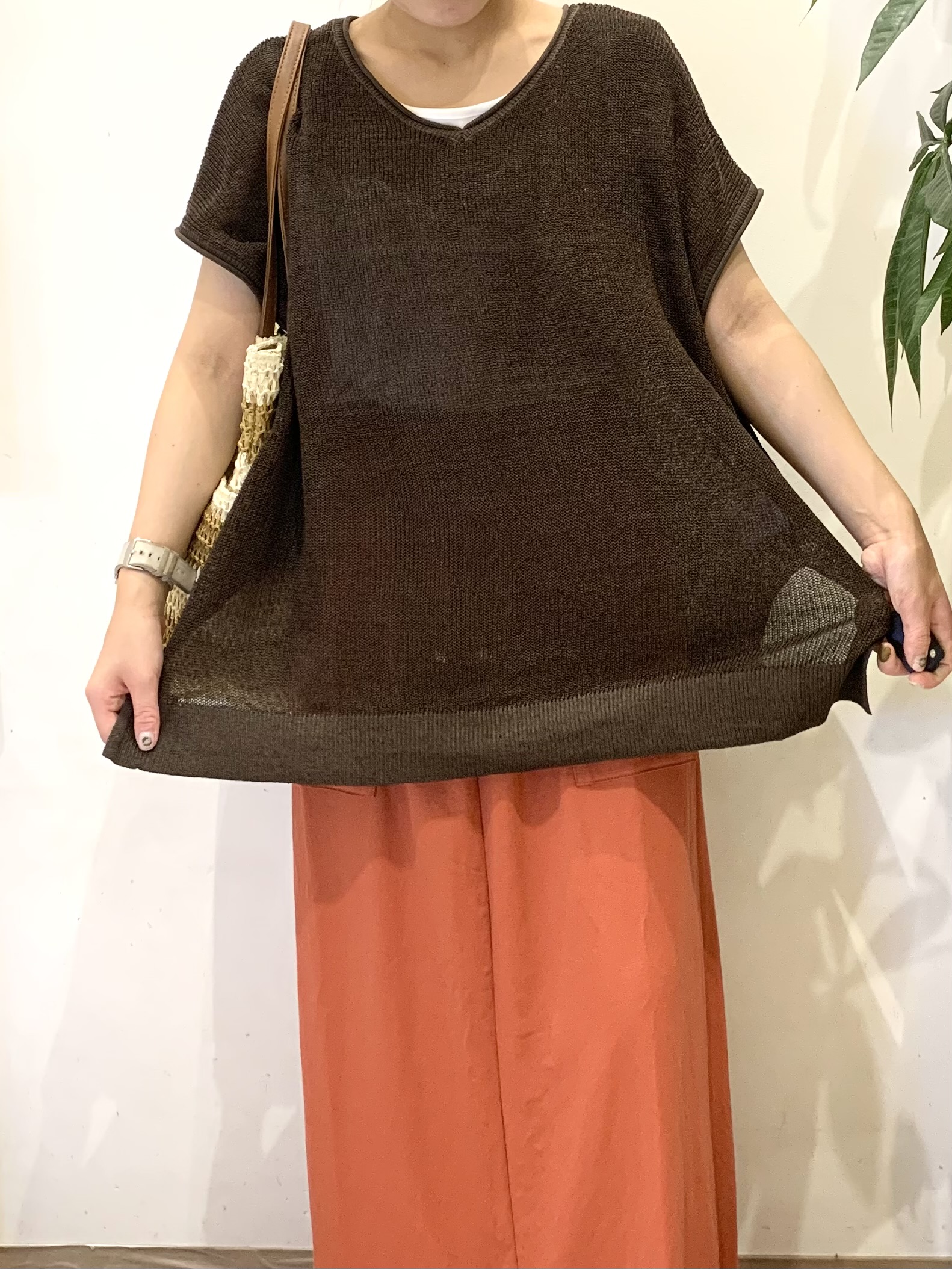 ちゃろさんの「SHOO･LA･RUE｜【2点セット/前後2WAY/洗濯機可/S-LL】体型カバーも叶う ラメ畦ニット+タンクトップ」を使ったコーディネート