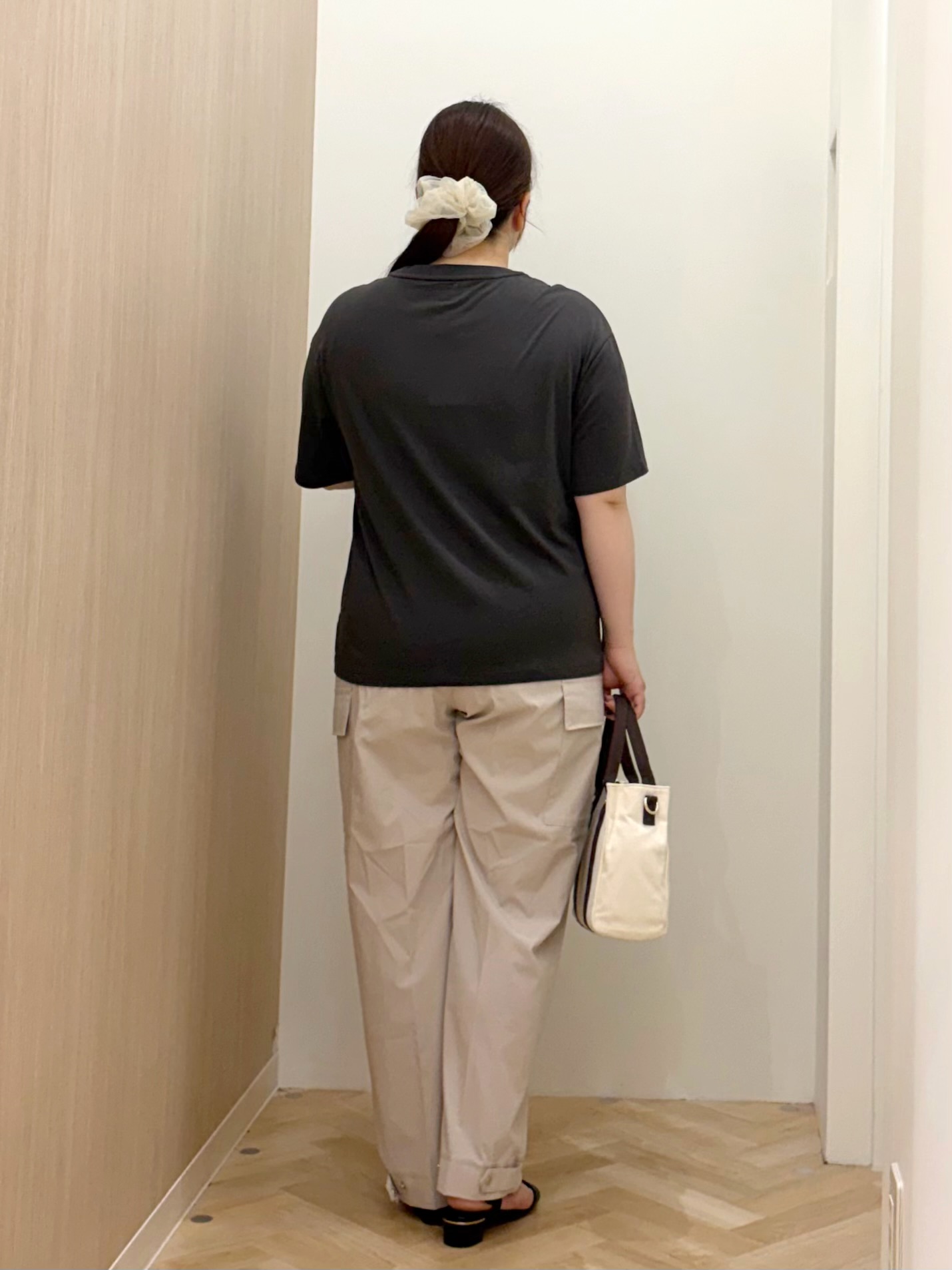 akariさんの「grove｜【Lee】SHIRRING H／S TEE」を使ったコーディネート