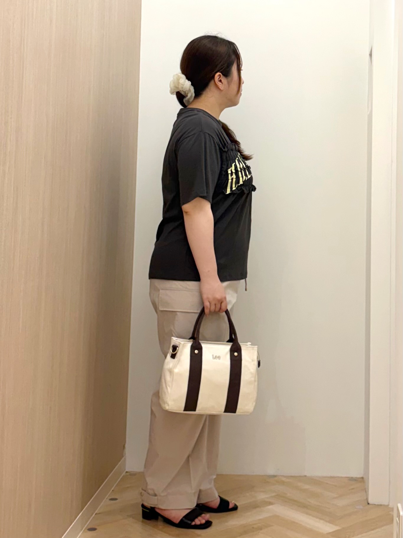 akariさんの「grove｜【Lee】SHIRRING H／S TEE」を使ったコーディネート