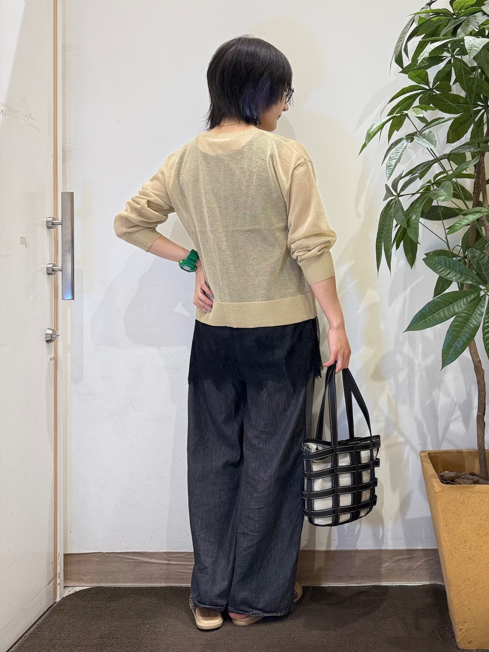 misakiさんの「SHOO･LA･RUE｜【通気性〇/洗濯機可/S-LL】シアーラメカーディガン」を使ったコーディネート
