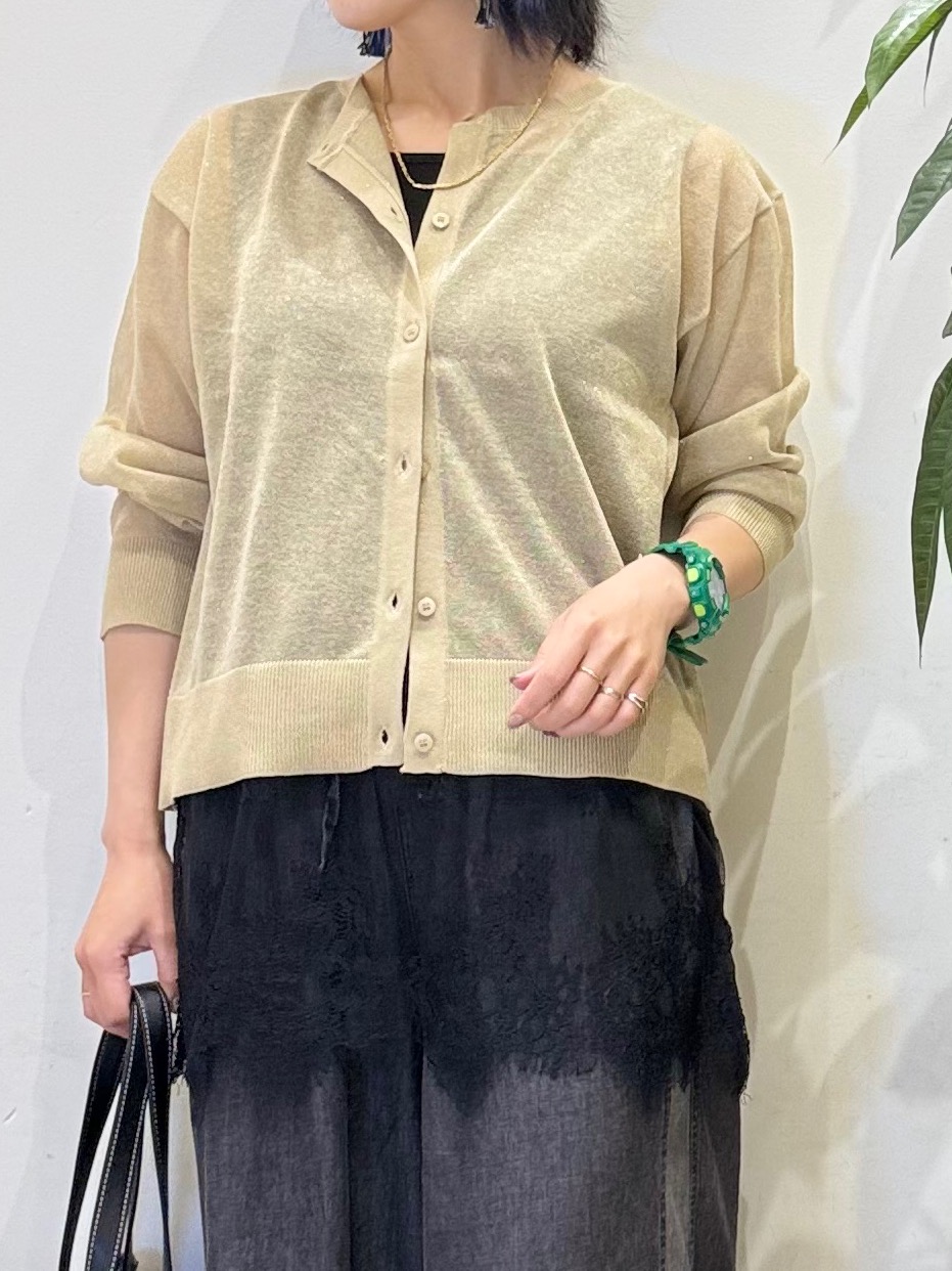 misakiさんの「SHOO･LA･RUE｜【通気性〇/洗濯機可/S-LL】シアーラメカーディガン」を使ったコーディネート