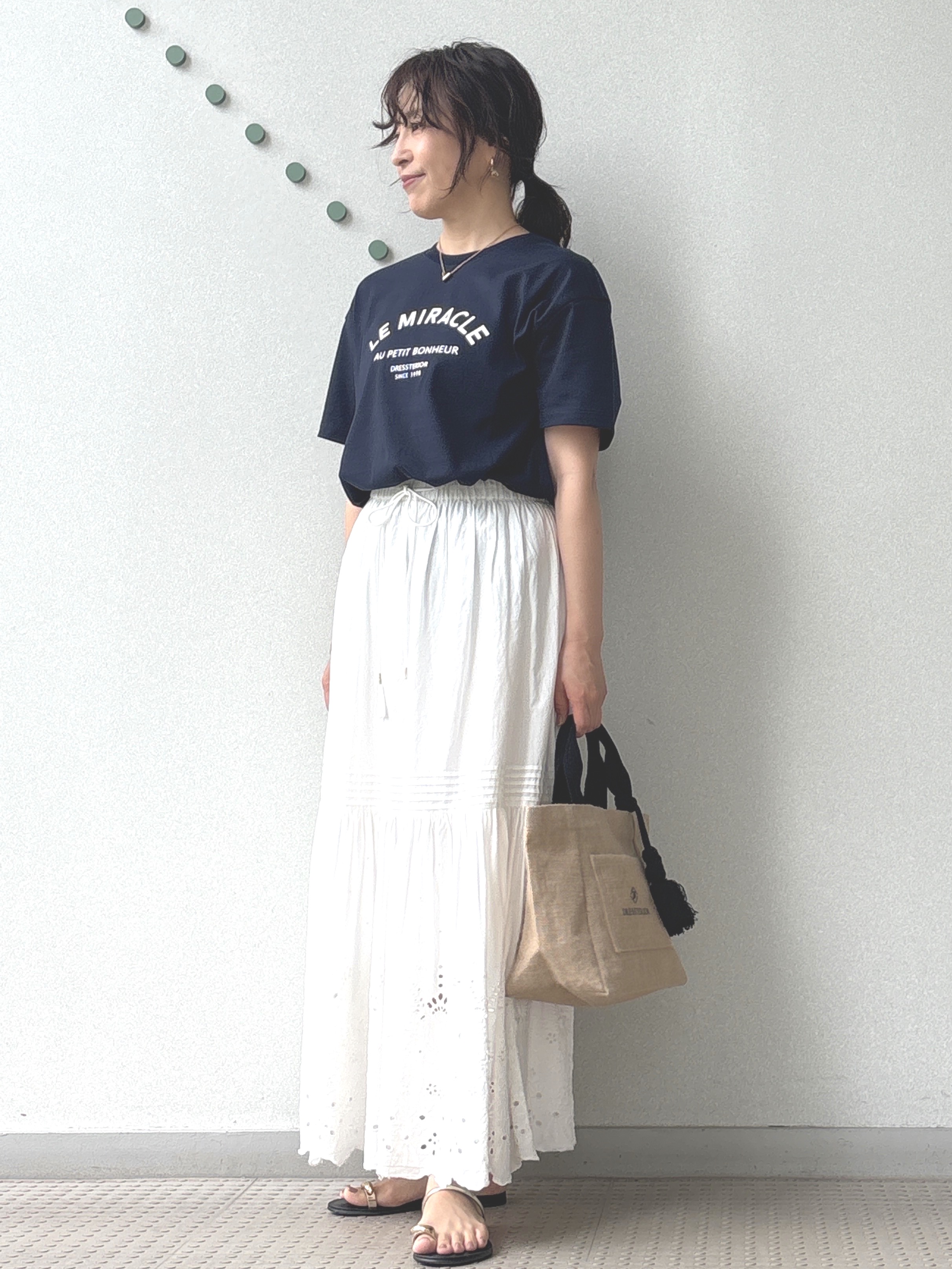 kawamuraさんの「DRESSTERIOR｜ル ミラクルロゴT」を使ったコーディネート