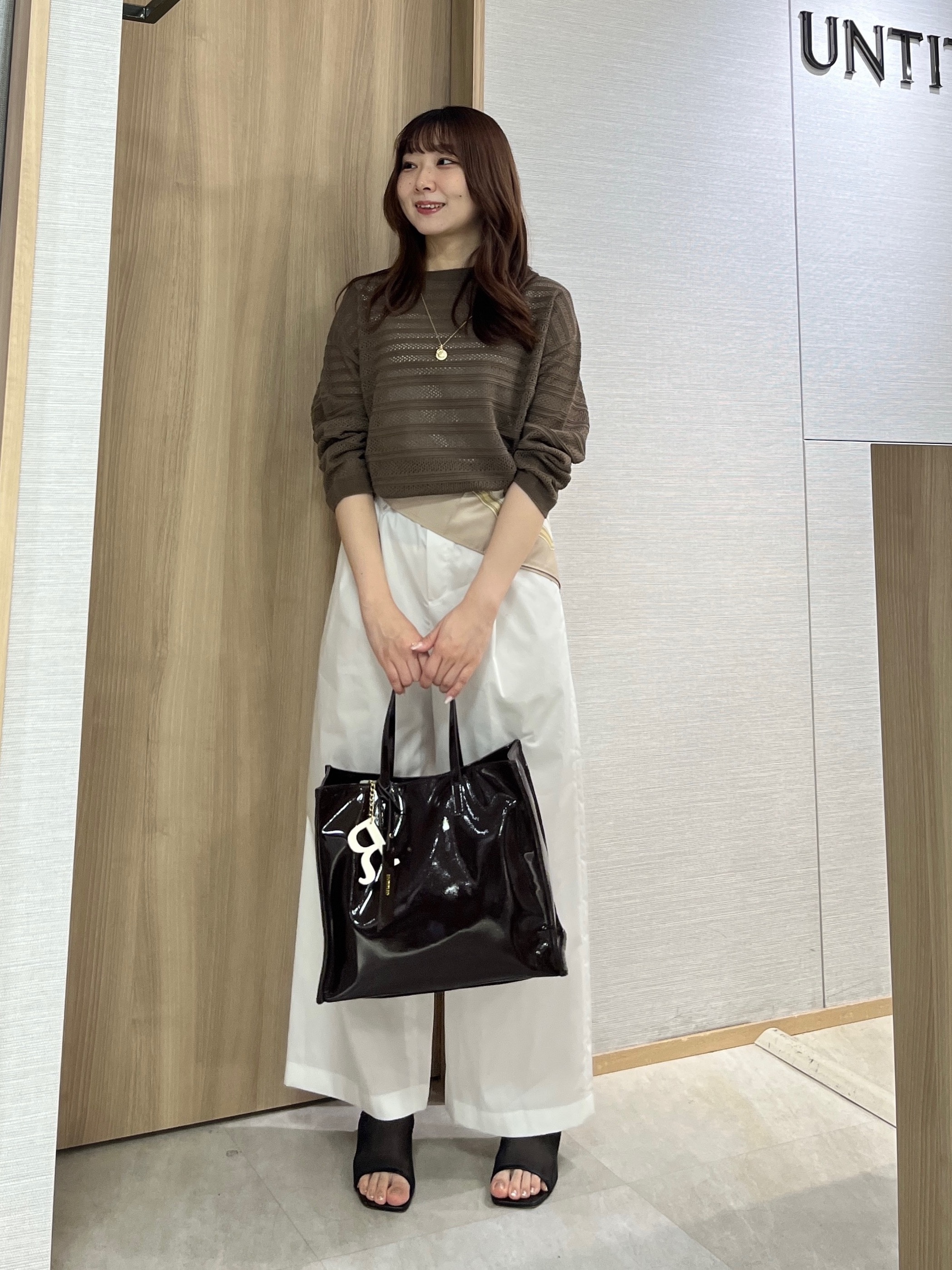 KAHOさんの「UNTITLED｜◆メッシュ柄ボーダーニット」を使ったコーディネート