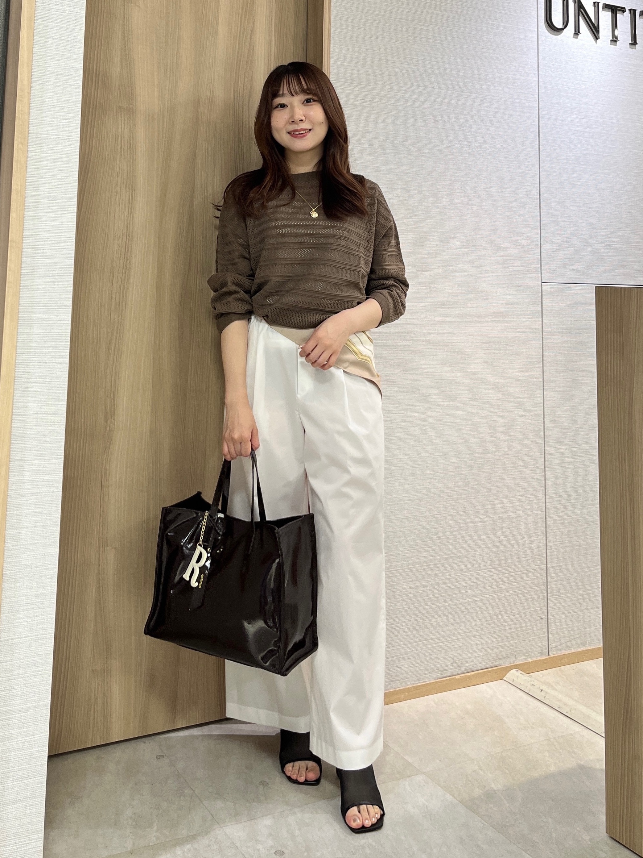 KAHOさんの「UNTITLED｜◆メッシュ柄ボーダーニット」を使ったコーディネート