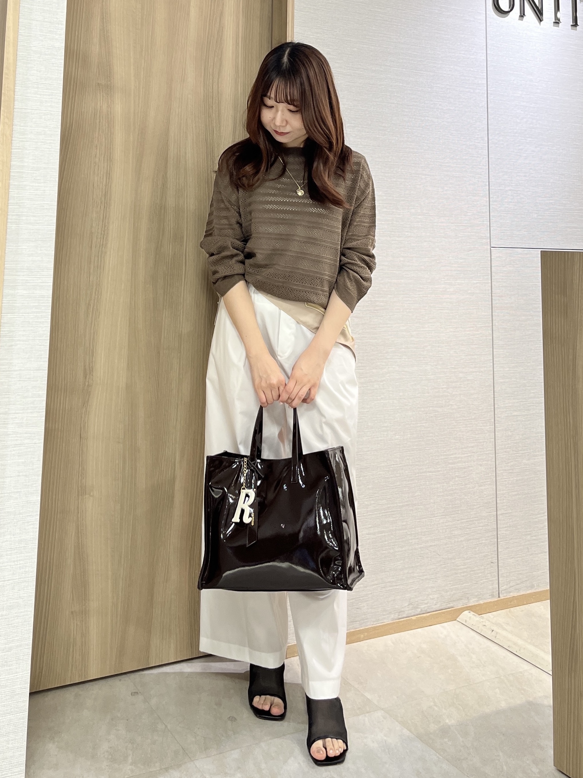 KAHOさんの「UNTITLED｜◆メッシュ柄ボーダーニット」を使ったコーディネート