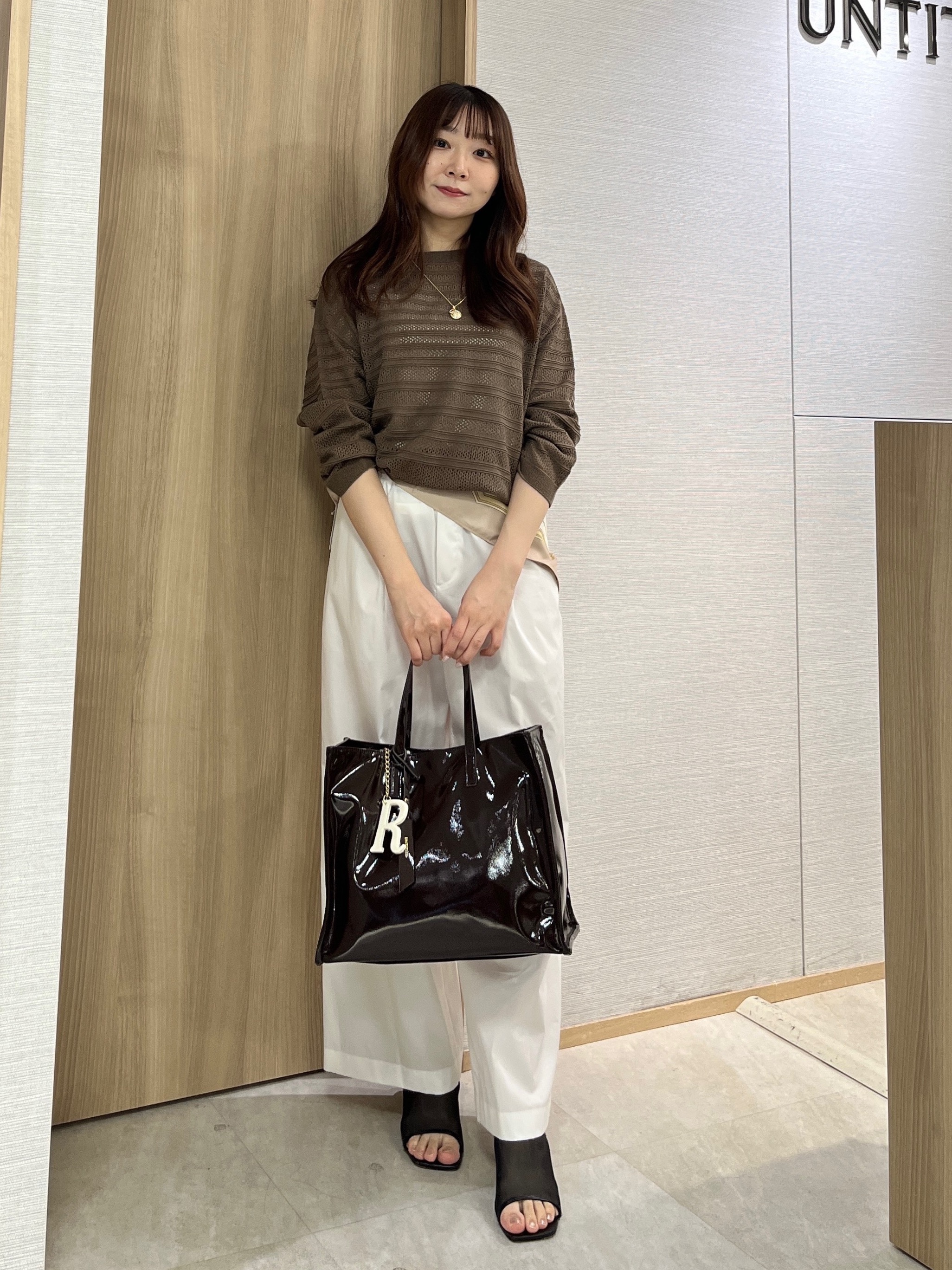 KAHOさんの「UNTITLED｜◆メッシュ柄ボーダーニット」を使ったコーディネート