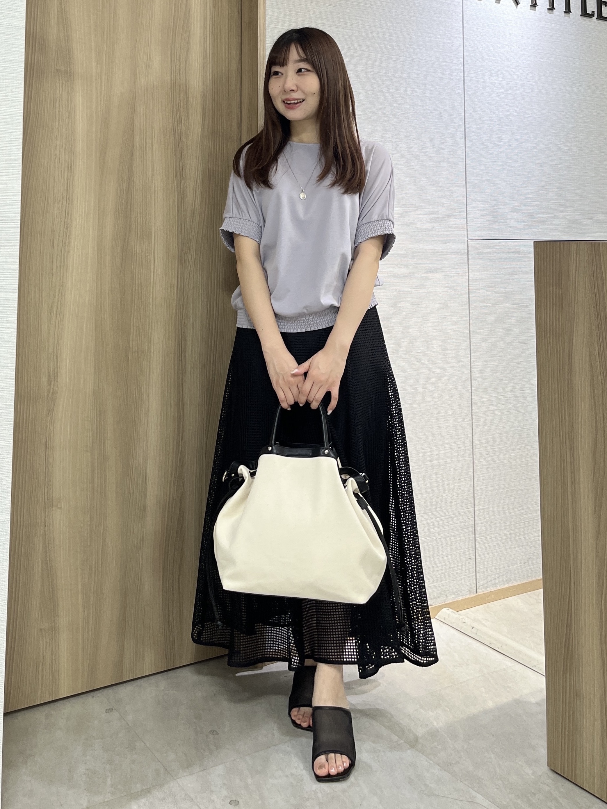 KAHOさんの「UNTITLED｜【接触冷感/汗染み防止/吸水速乾/UVカット】シャーリングプルオーバー」を使ったコーディネート