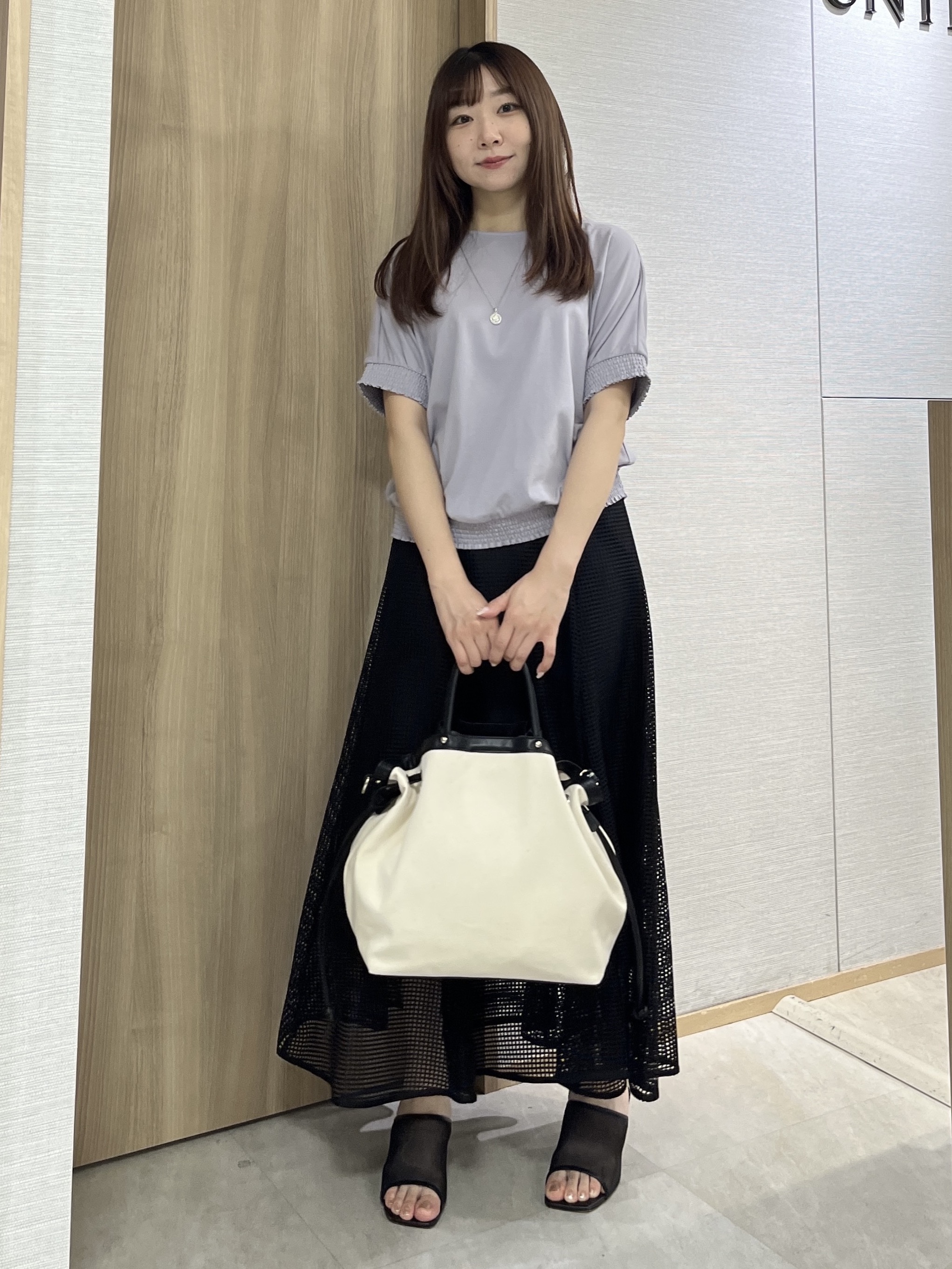 KAHOさんの「UNTITLED｜【接触冷感/汗染み防止/吸水速乾/UVカット】シャーリングプルオーバー」を使ったコーディネート