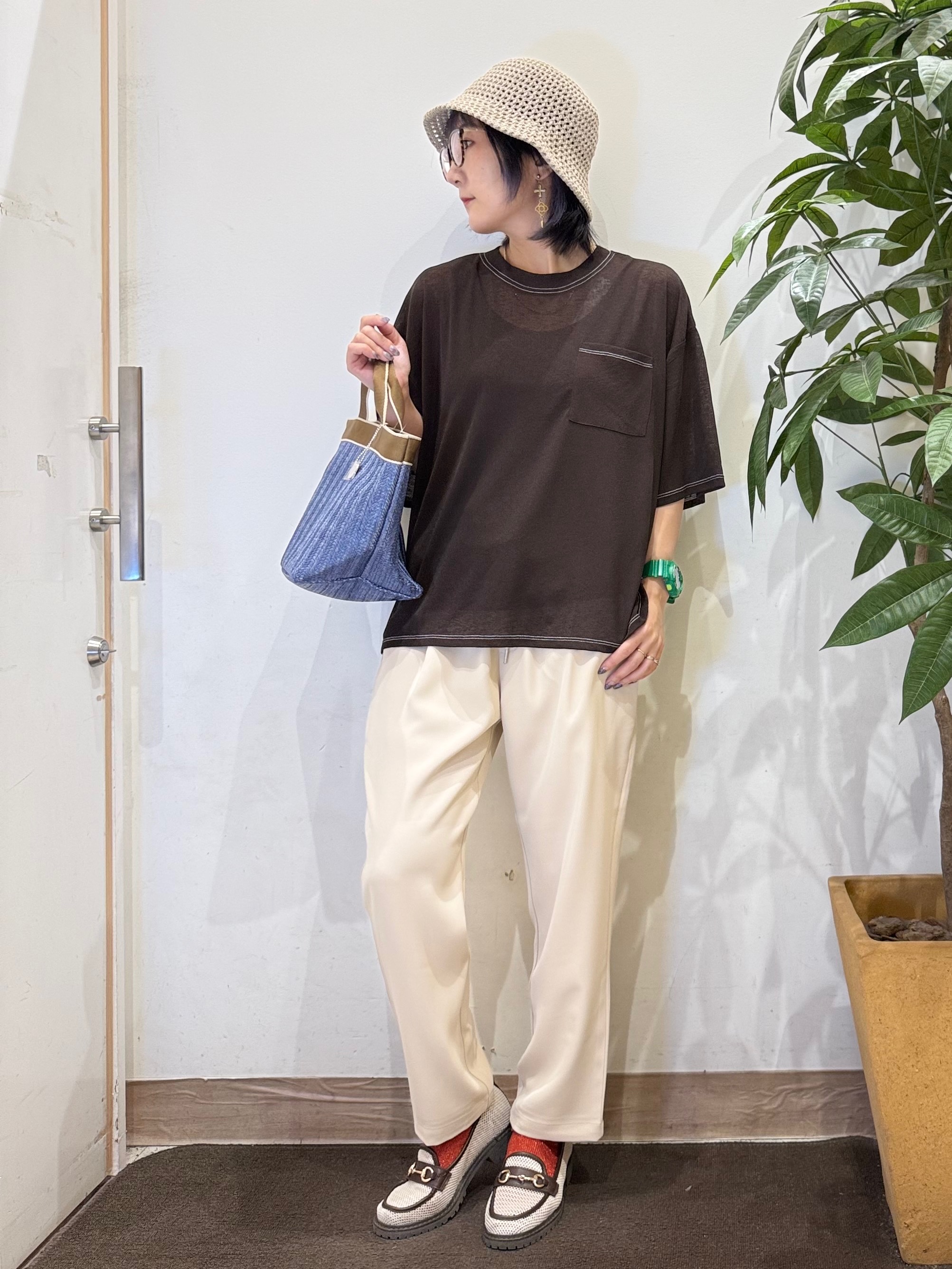misakiさんの「SHOO･LA･RUE｜【S-LL/洗濯機可/体型カバー】ゆるっとこなれる 大人のシアースラブTシャツ」を使ったコーディネート