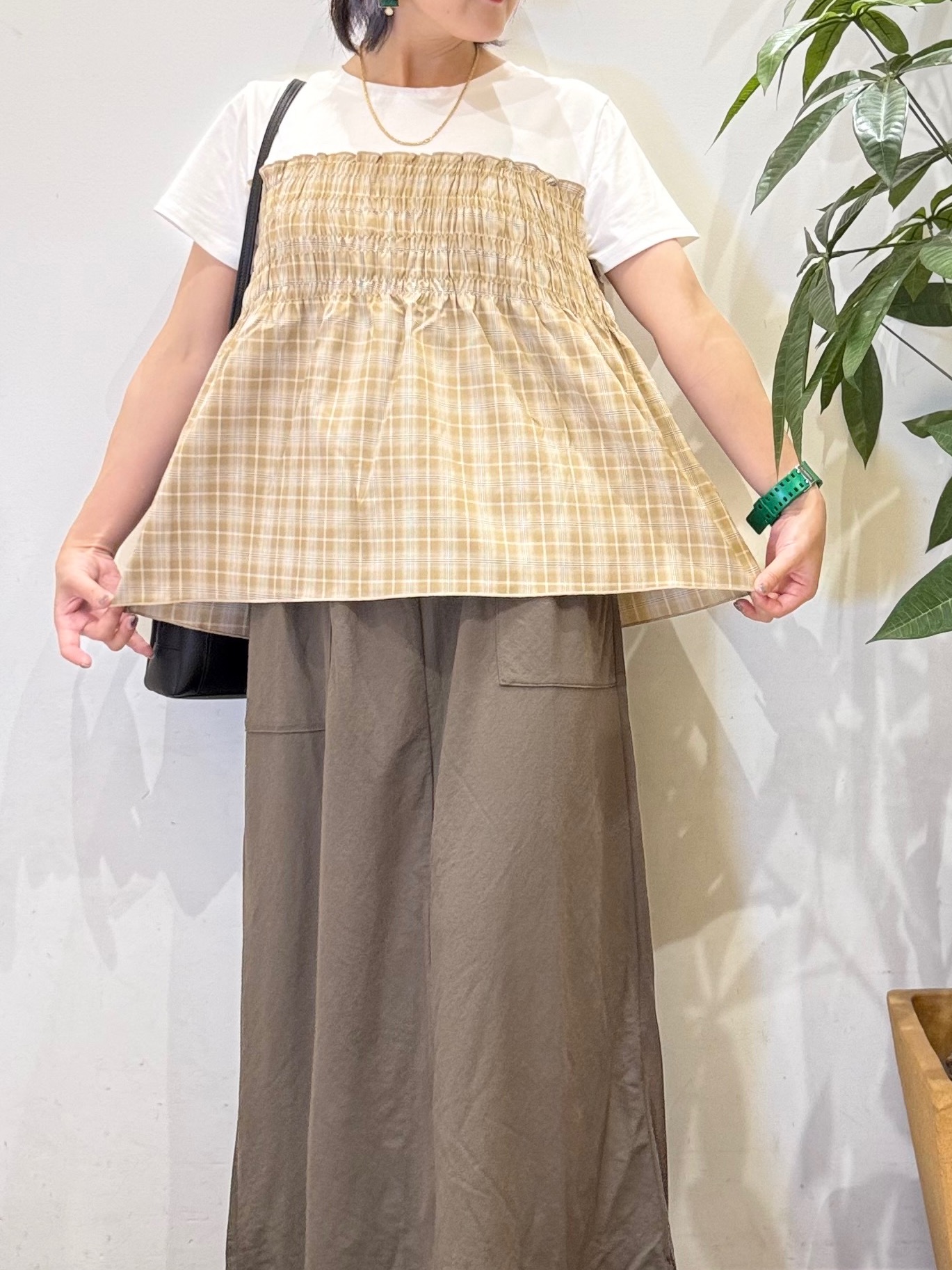 misakiさんの「SHOO･LA･RUE｜【S-LL/洗濯機可/体型カバー】インせずサマ見え ビスチェ風異素材ドッキングTシャツ」を使ったコーディネート