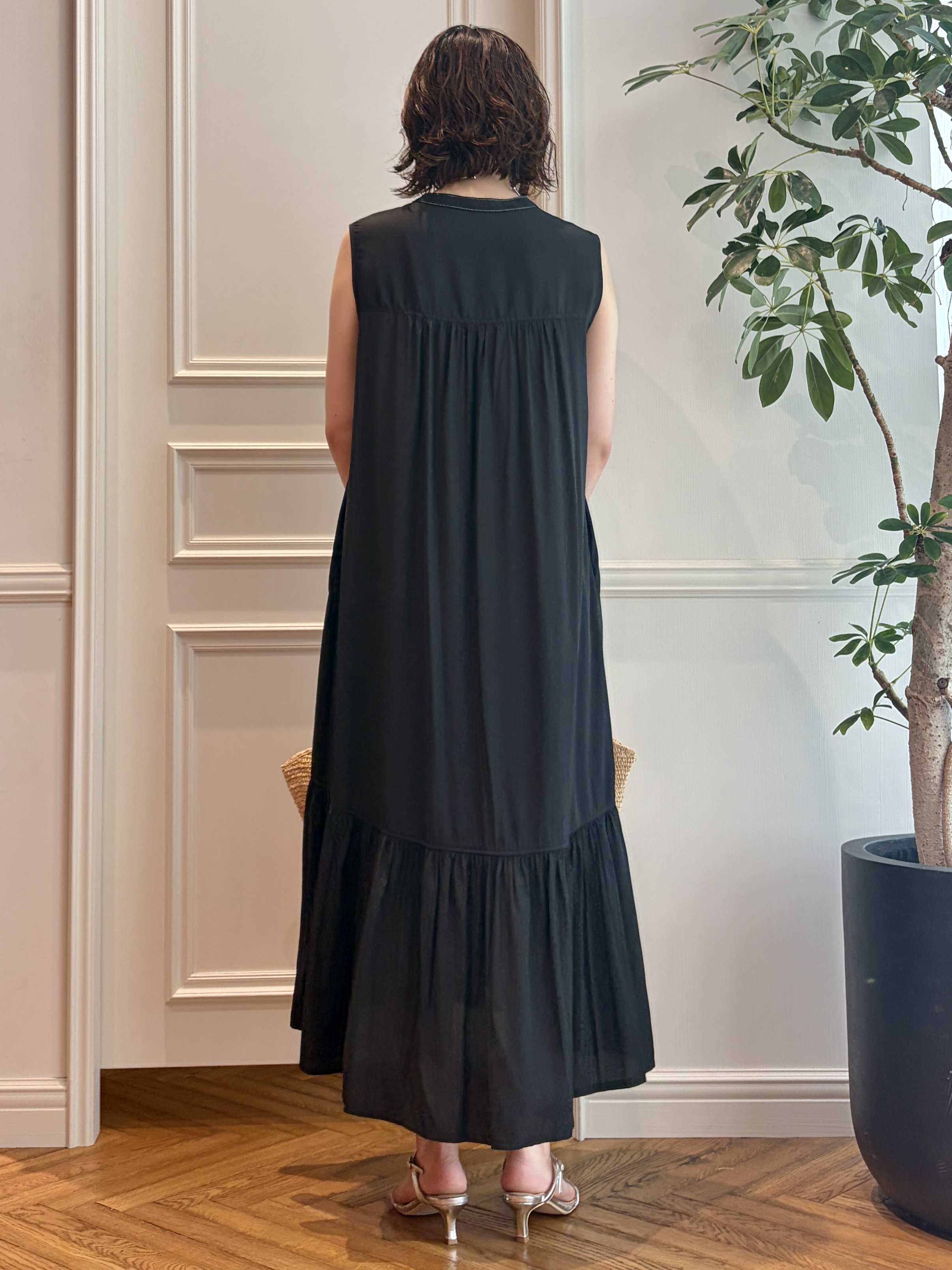 nakaoさんの「DRESSTERIOR｜【otonaMUSE5月号掲載】スキニーベルトサンダル」を使ったコーディネート