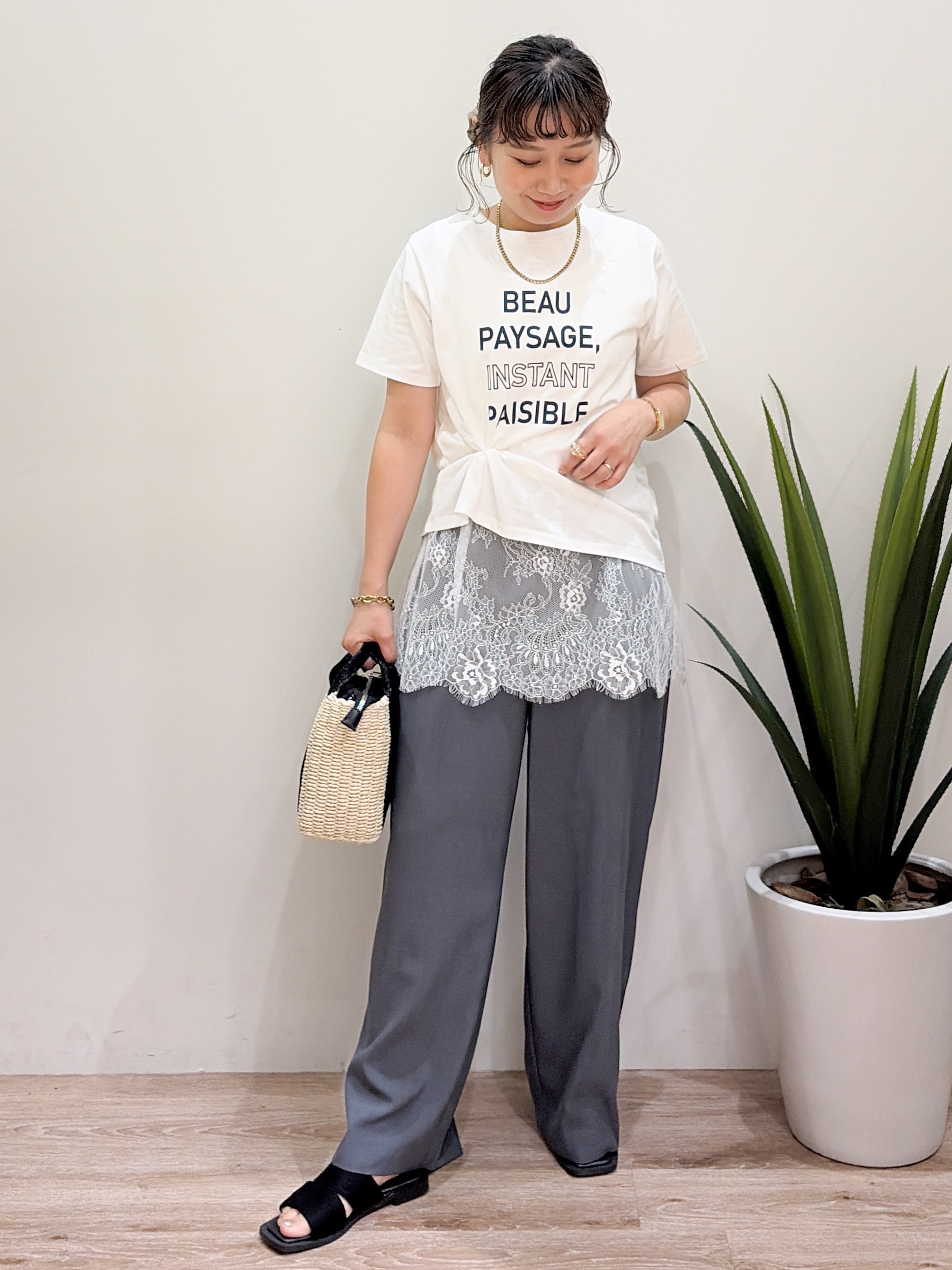 risayanさんの「OPAQUE.CLIP｜ロゴプリント刺繍アソートTシャツ【洗濯機OK】」を使ったコーディネート
