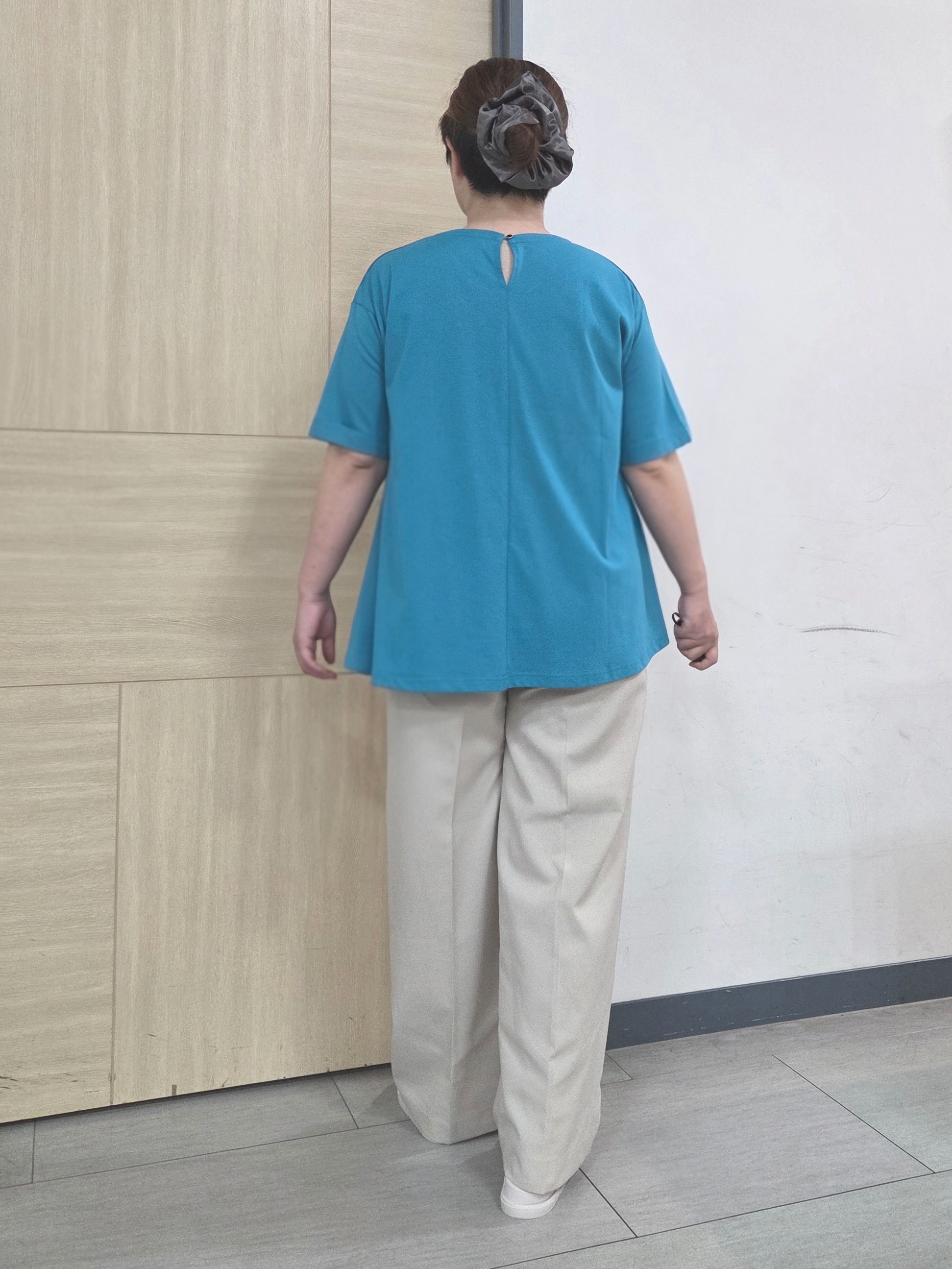 にゃみさんの「grove｜【遮熱／吸水速乾／UVカット】フレアシルエットTシャツ」を使ったコーディネート