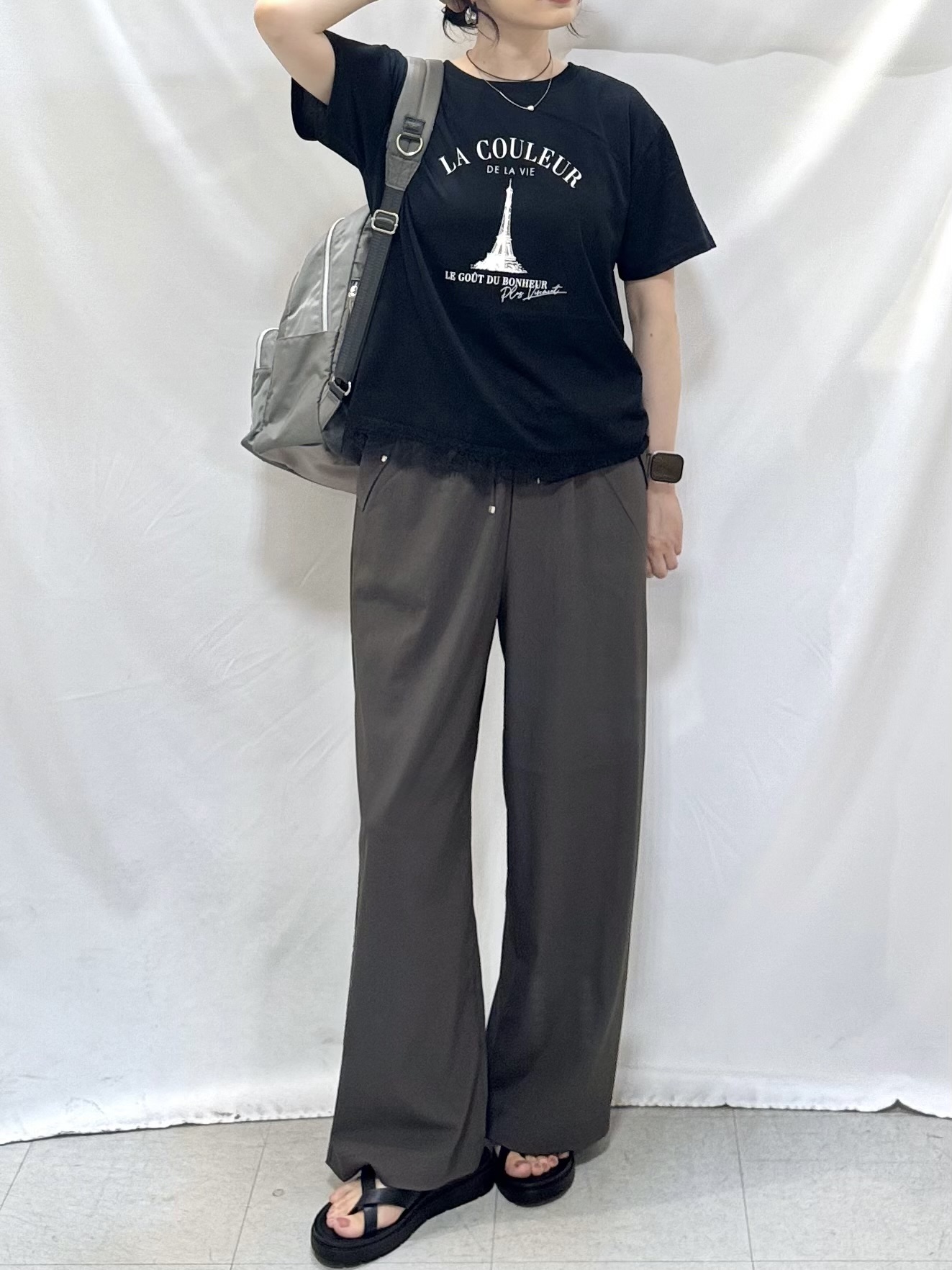 𝐇𝐢𝐫𝐨𝐦𝐢さんの「SHOO･LA･RUE｜【UV/S-LL/洗濯機可】真夏に着たい裾レースが女性らしさをプラスする プリントアソートTシャツ」を使ったコーディネート