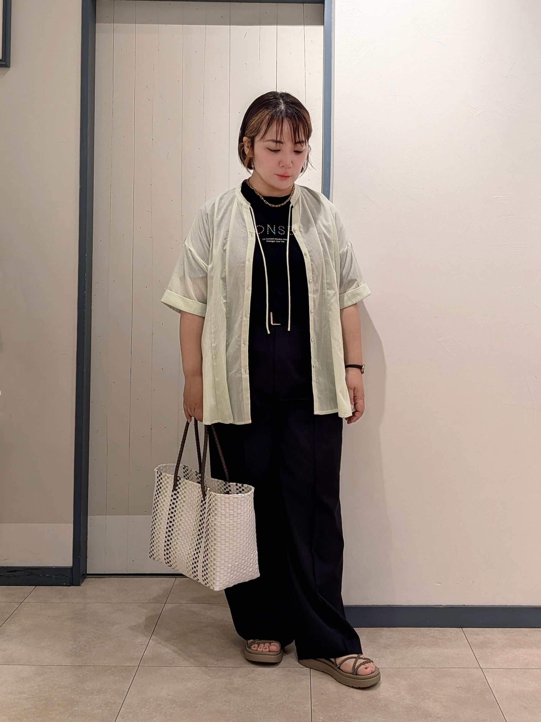 yukikaさんの「grove｜【洗濯機OK】さらっと軽やか、フレアシャツ」を使ったコーディネート