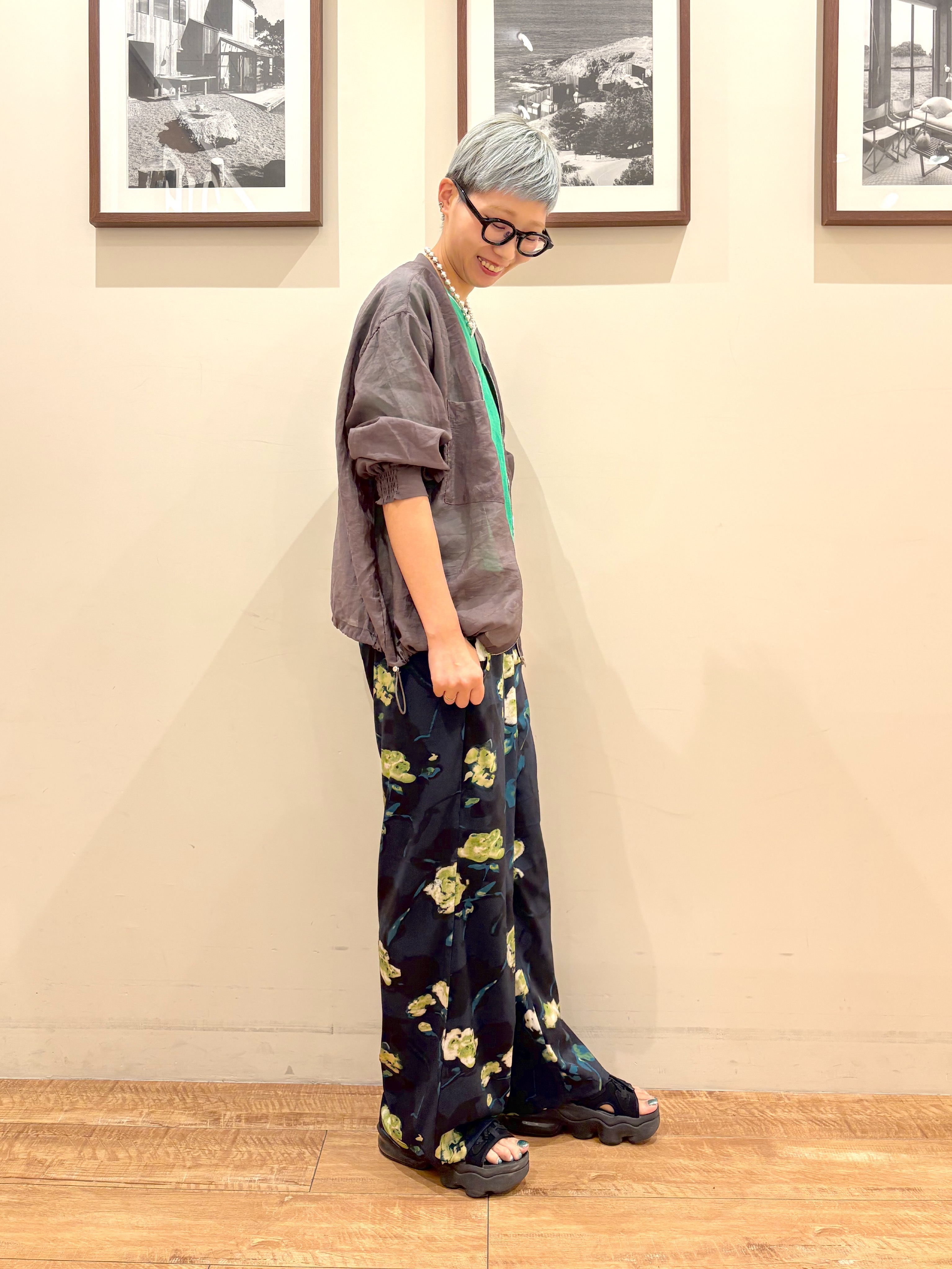 Ayumiさんの「SHOO･LA･RUE｜【S-LL/洗濯機可】夏に使える 程よい透け感のシアーブルゾン」を使ったコーディネート