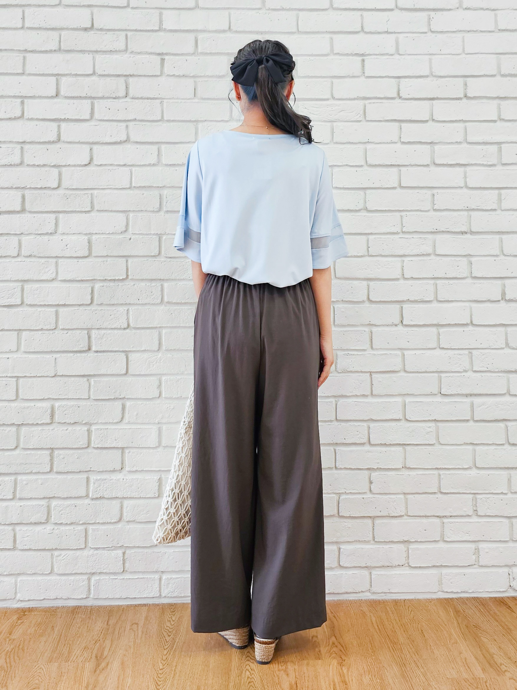 ゆゆさんの「SHOO･LA･RUE｜【洗濯機後しわになりにくい/S-LL】お袖のシアーで抜け感プラス 二の腕隠せるフレアスリーブトップス」を使ったコーディネート