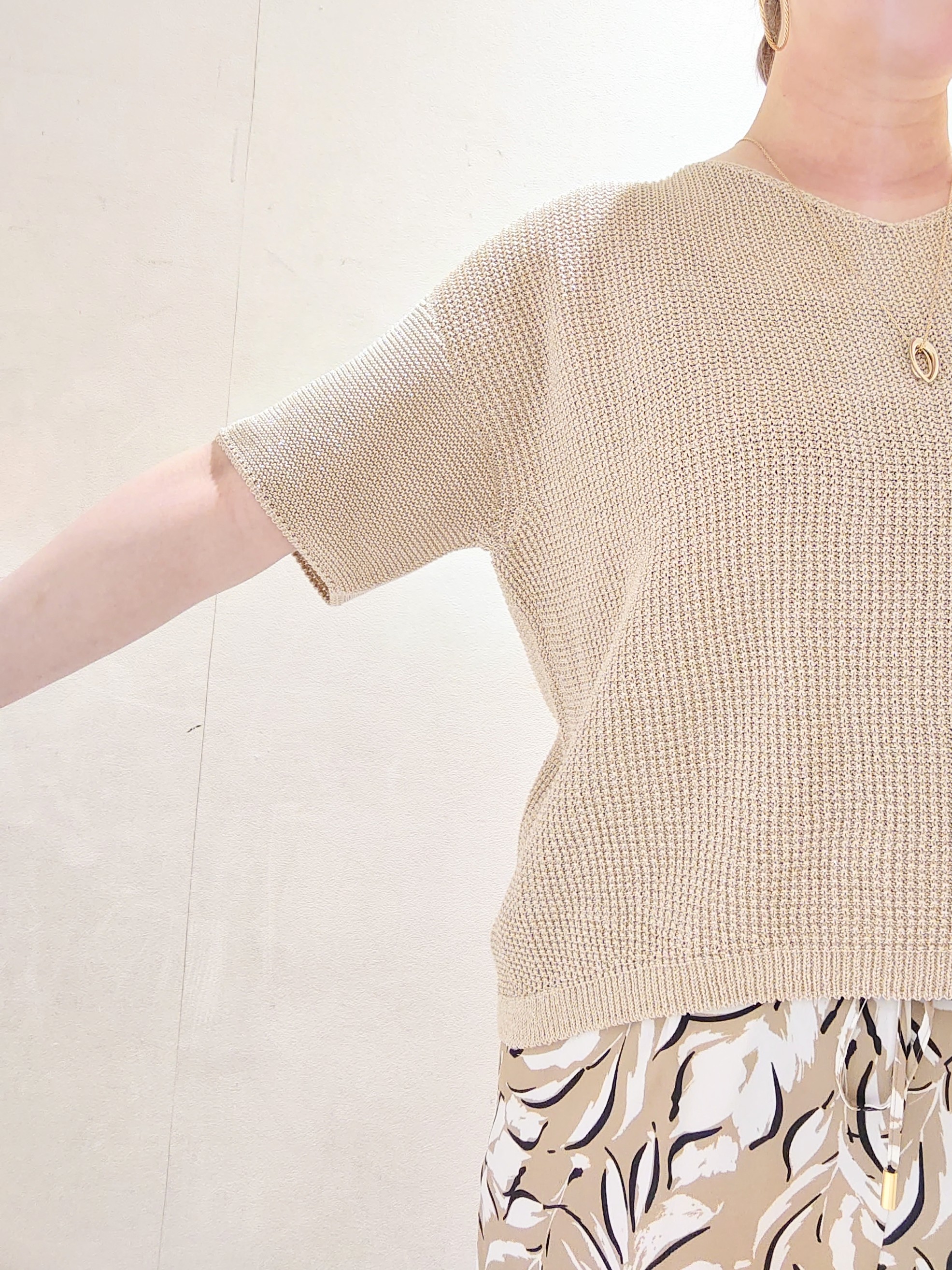 mitsuさんの「COUP DE CHANCE｜【手洗い可／日本製】リーフ柄ドロストパンツ」を使ったコーディネート
