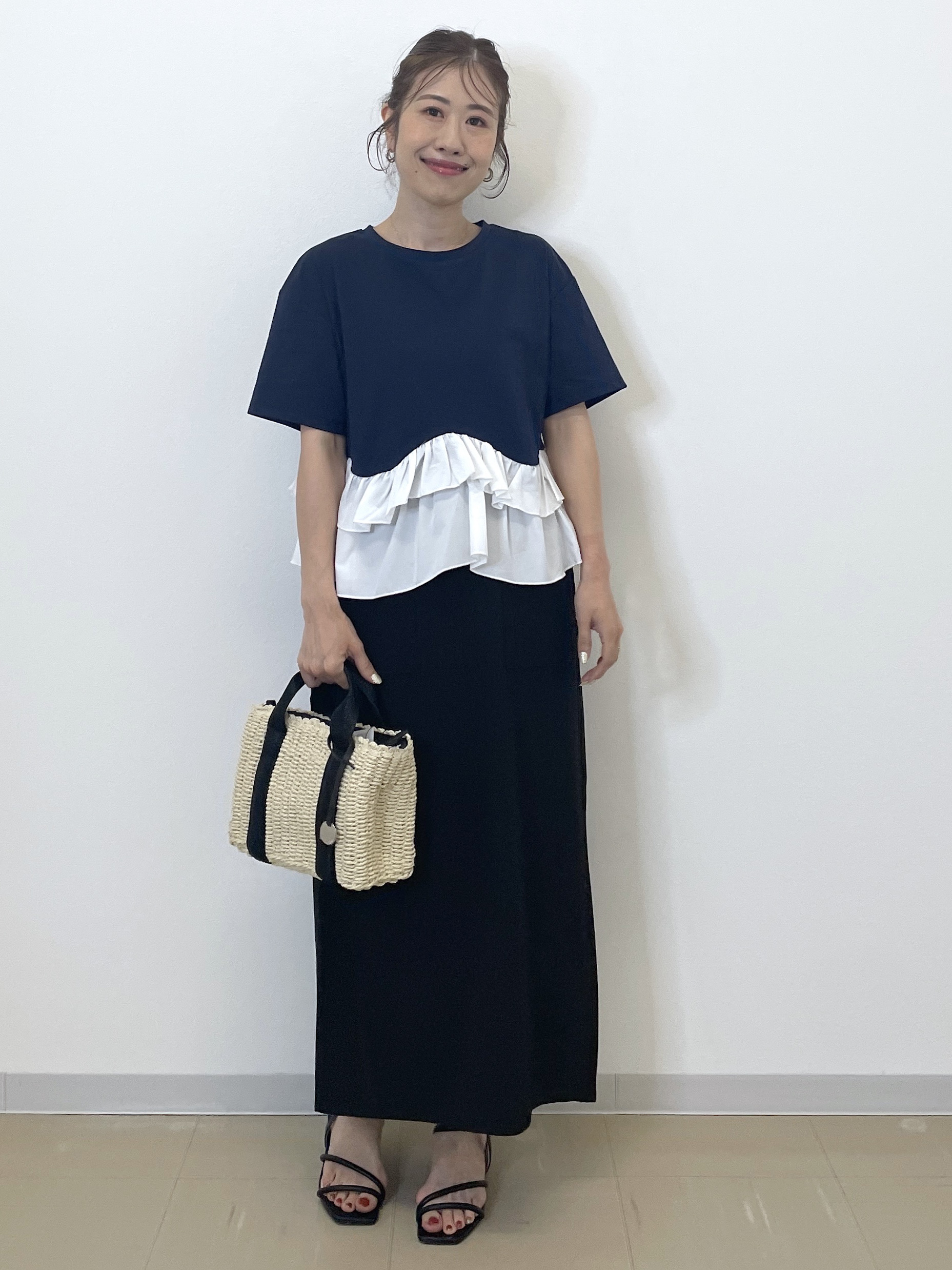 Akiさんの「OPAQUE.CLIP｜裾フリルドッキングTシャツ【洗濯機OK】」を使ったコーディネート