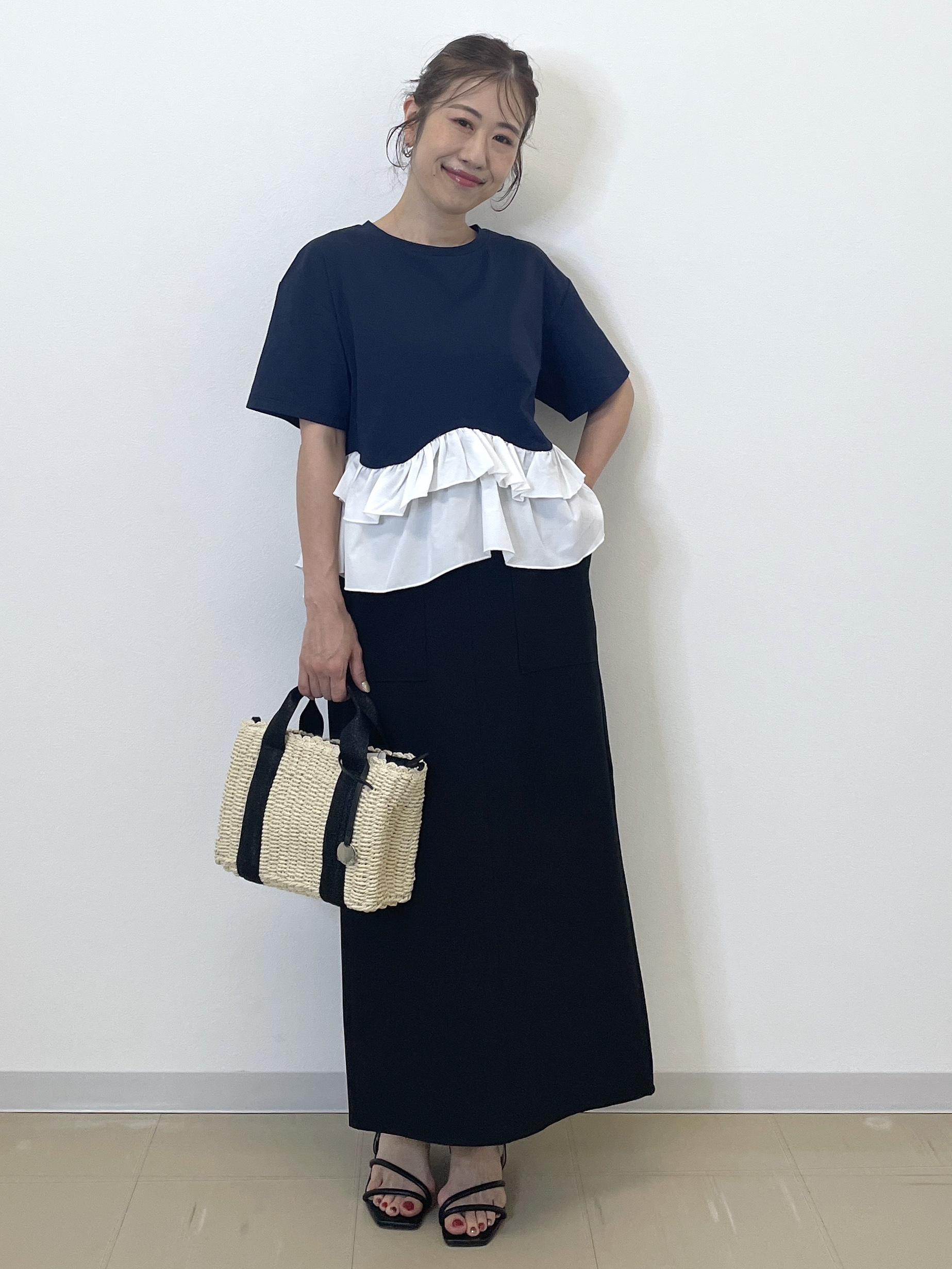 Akiさんの「OPAQUE.CLIP｜裾フリルドッキングTシャツ【洗濯機OK】」を使ったコーディネート