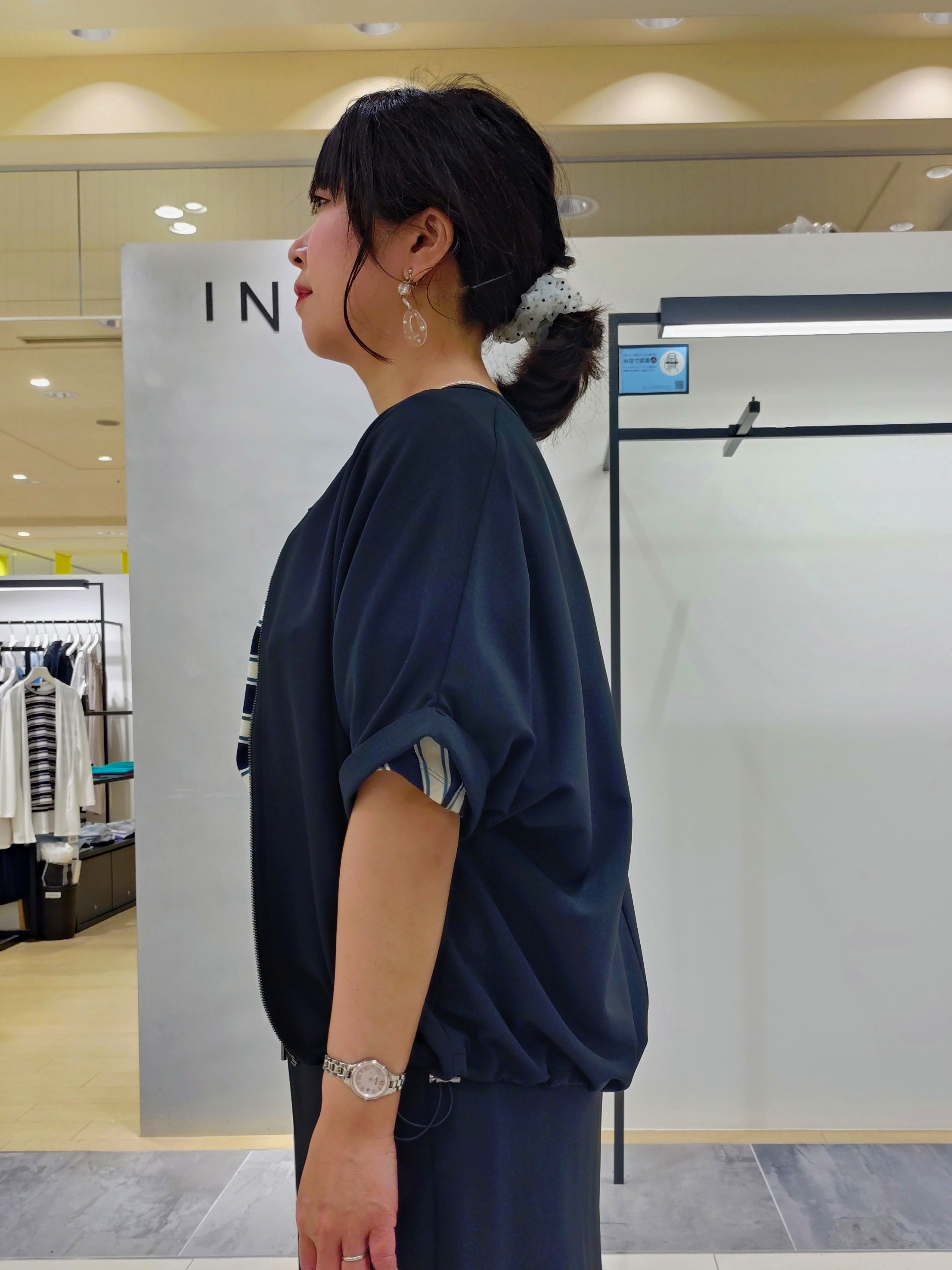 TOMOMIさんの「INDIVI｜【着る日傘】Iラインドロストスカート」を使ったコーディネート