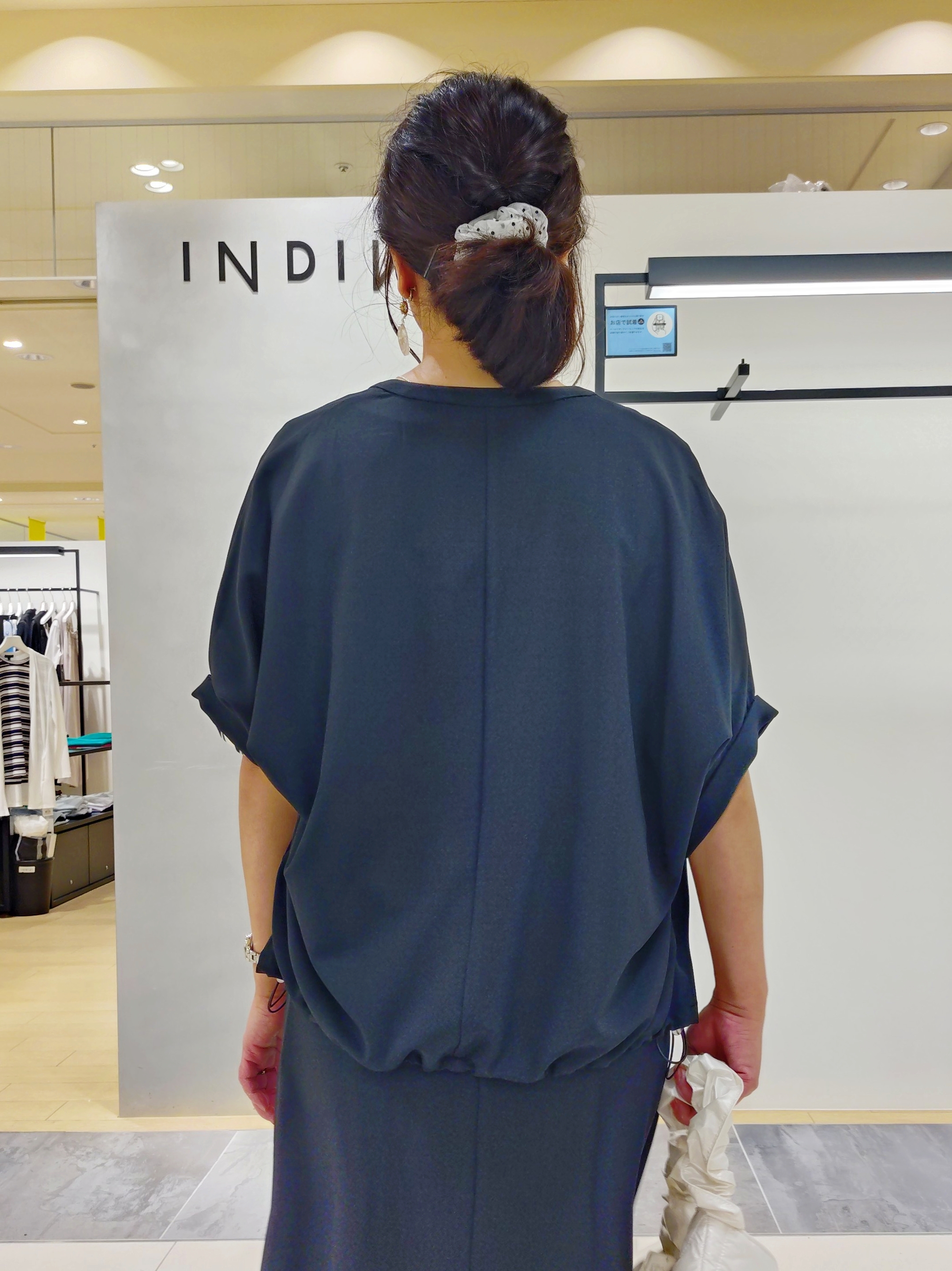 TOMOMIさんの「INDIVI｜【着る日傘】Iラインドロストスカート」を使ったコーディネート