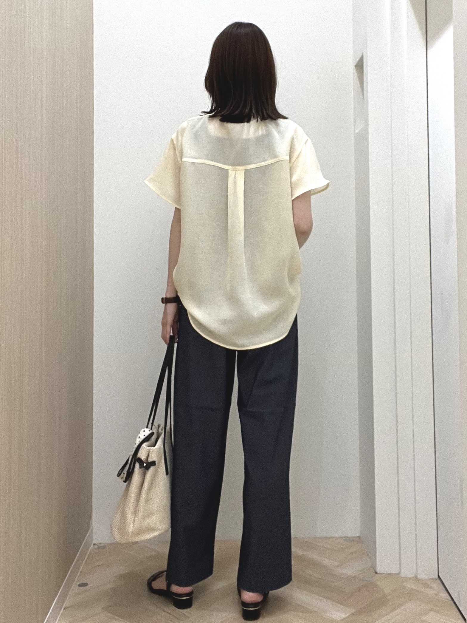  おまつさんの「grove｜【洗濯機OK/SETUP可】シワになりにくい、フレアスリーブブラウス」を使ったコーディネート