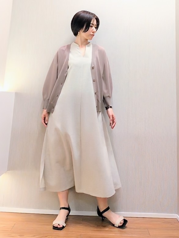 ミズタさんの「UNTITLED｜【UV/接触冷感/遮熱/通気性】スラブバンドカラーワンピース」を使ったコーディネート