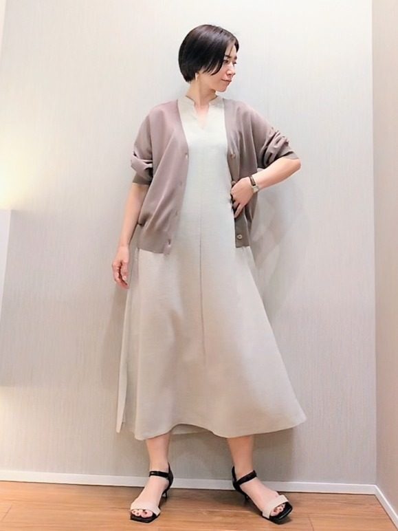 ミズタさんの「UNTITLED｜【UV/接触冷感/遮熱/通気性】スラブバンドカラーワンピース」を使ったコーディネート