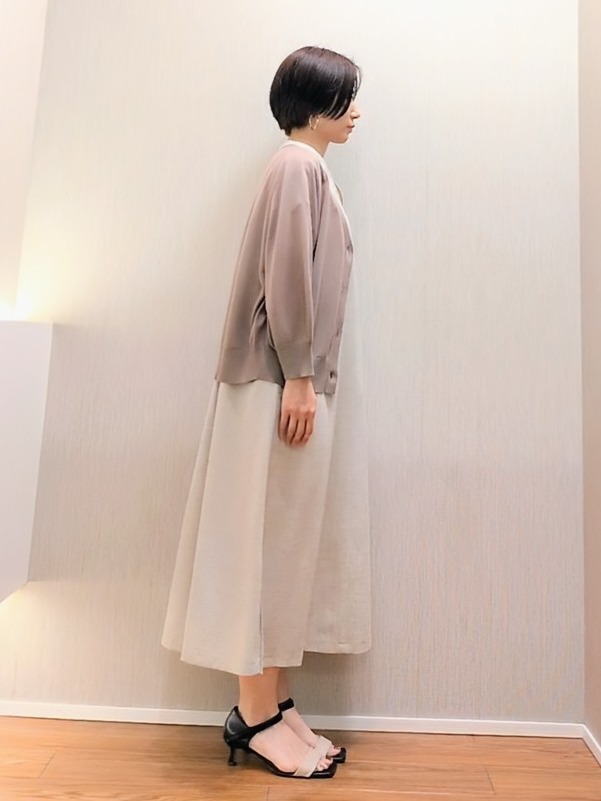 ミズタさんの「UNTITLED｜【UV/接触冷感/遮熱/通気性】スラブバンドカラーワンピース」を使ったコーディネート
