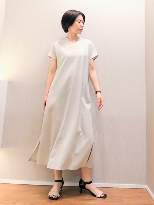 ミズタさんの「UNTITLED｜【UV/接触冷感/遮熱/通気性】スラブバンドカラーワンピース」を使ったコーディネート