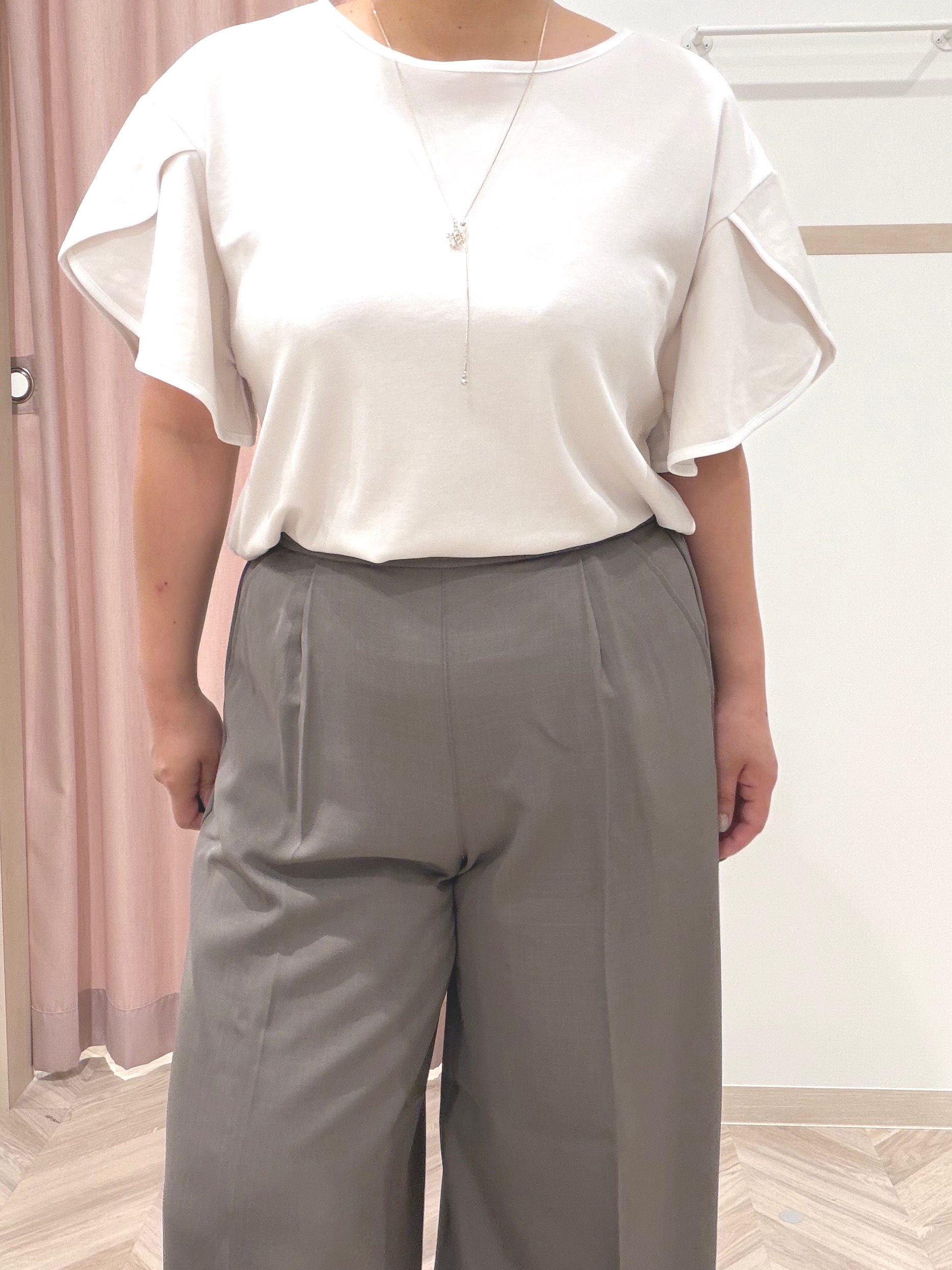 まちゃんなちゃんさんの「SHOO･LA･RUE｜【洗濯機可/S-LL】配色パイピング フレアスリーブトップス」を使ったコーディネート