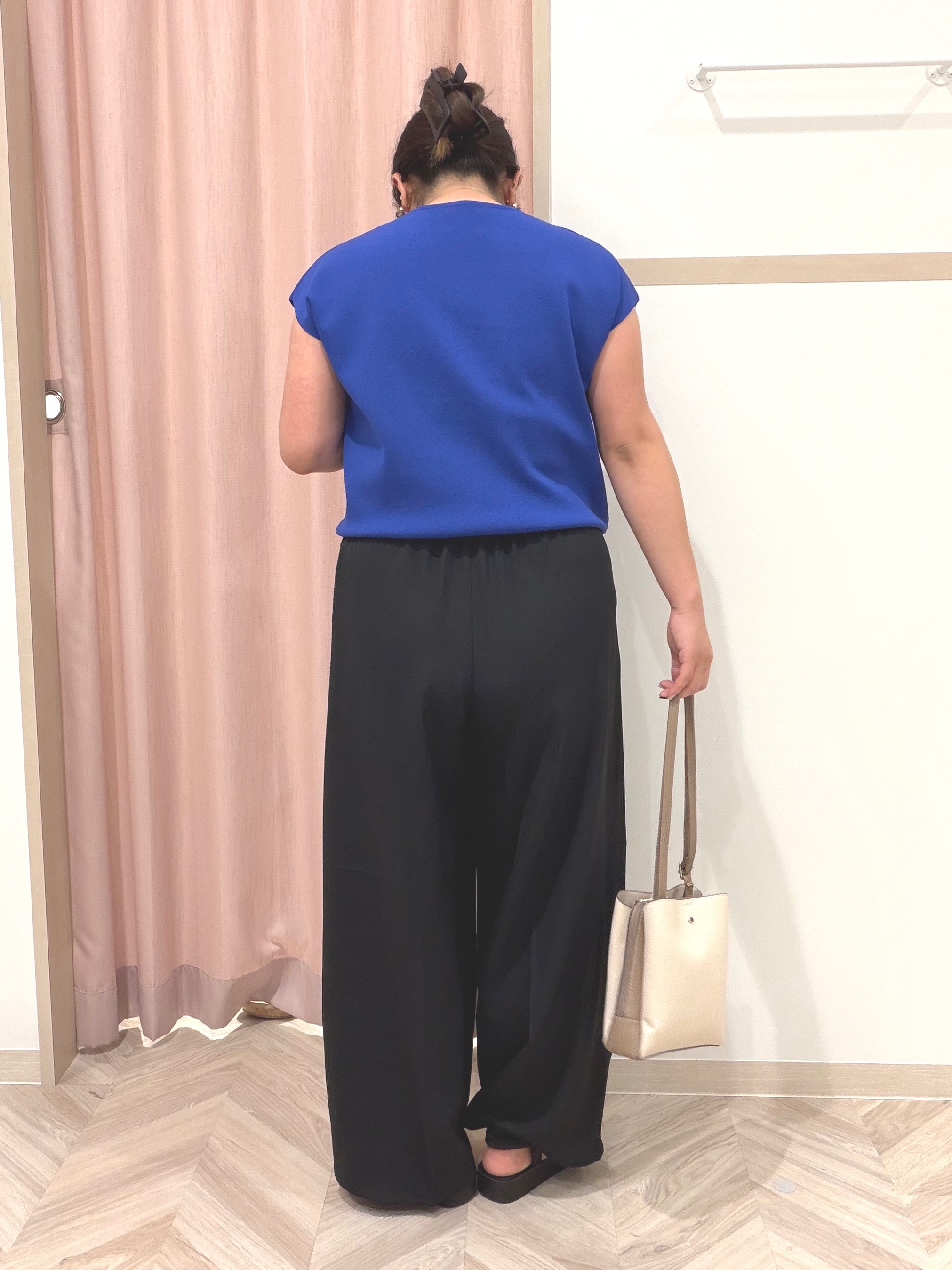 まちゃんなちゃんさんの「SHOO･LA･RUE｜【洗濯機可/S-LL】インせず着られる 大人シンプルニット」を使ったコーディネート