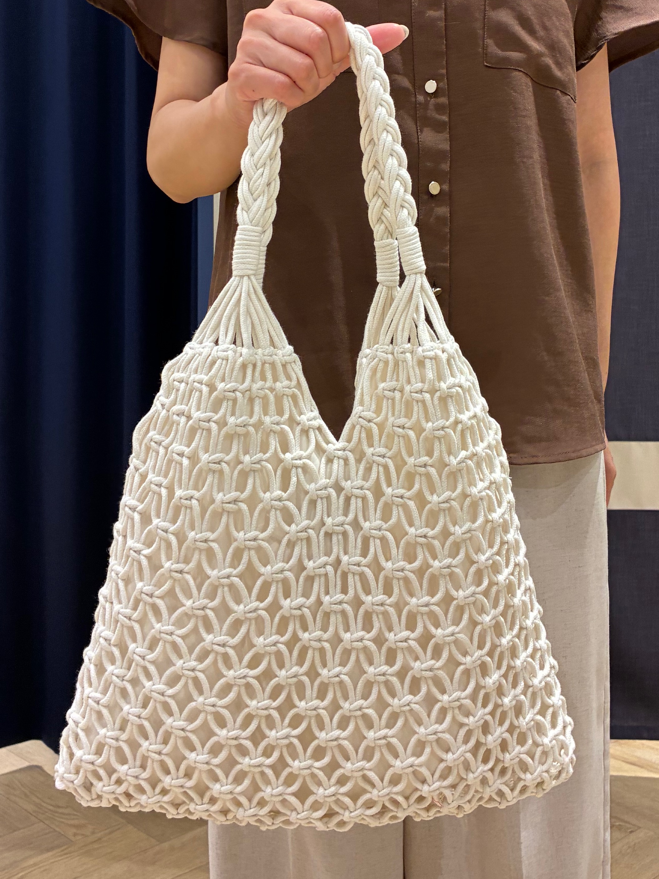 Orikaさんの「grove｜【洗濯機OK/SETUP可】シワになりにくい、フレアスリーブブラウス」を使ったコーディネート