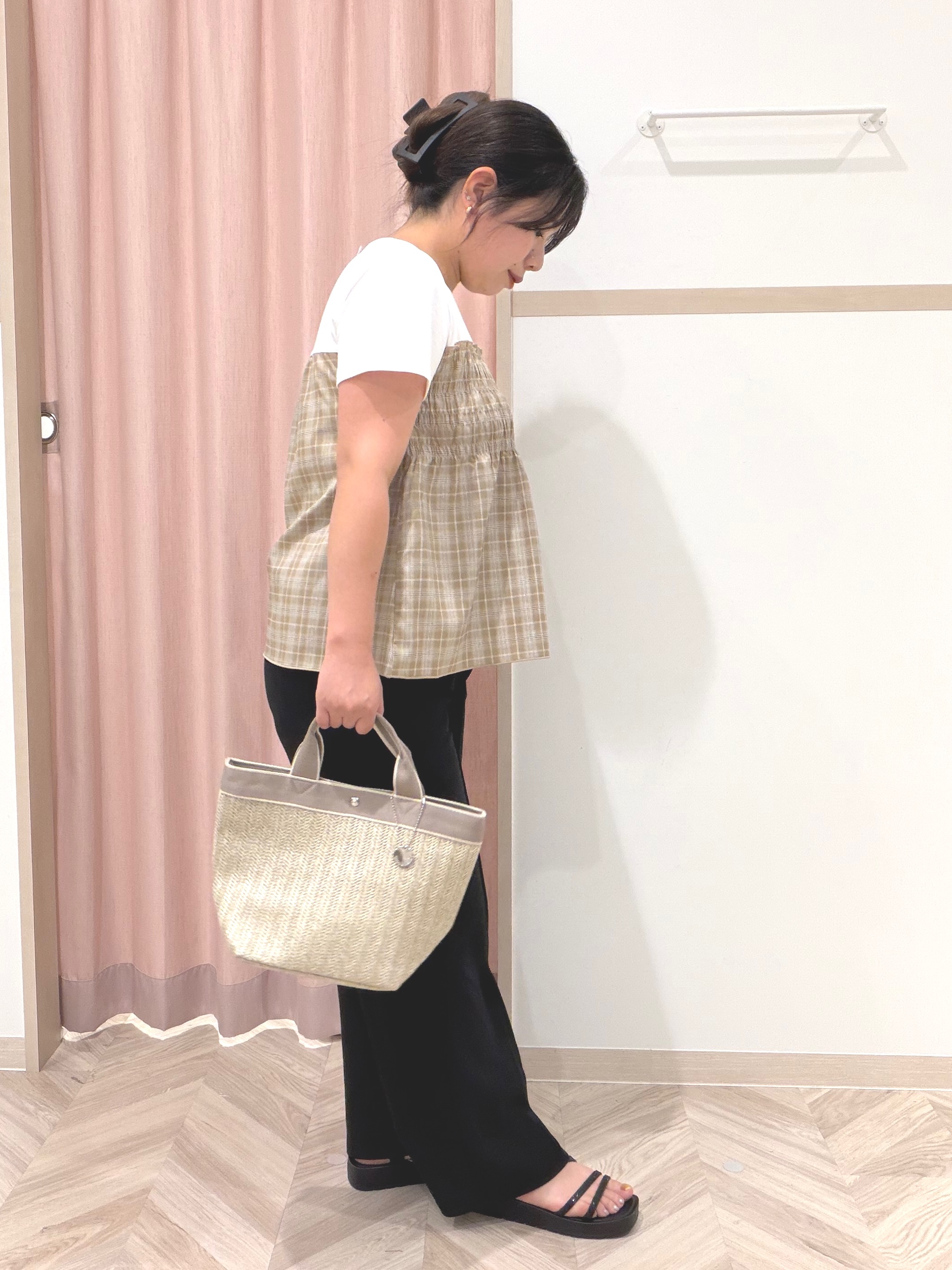 まちゃんなちゃんさんの「SHOO･LA･RUE｜【S-LL/洗濯機可/体型カバー】インせずサマ見え ビスチェ風異素材ドッキングTシャツ」を使ったコーディネート
