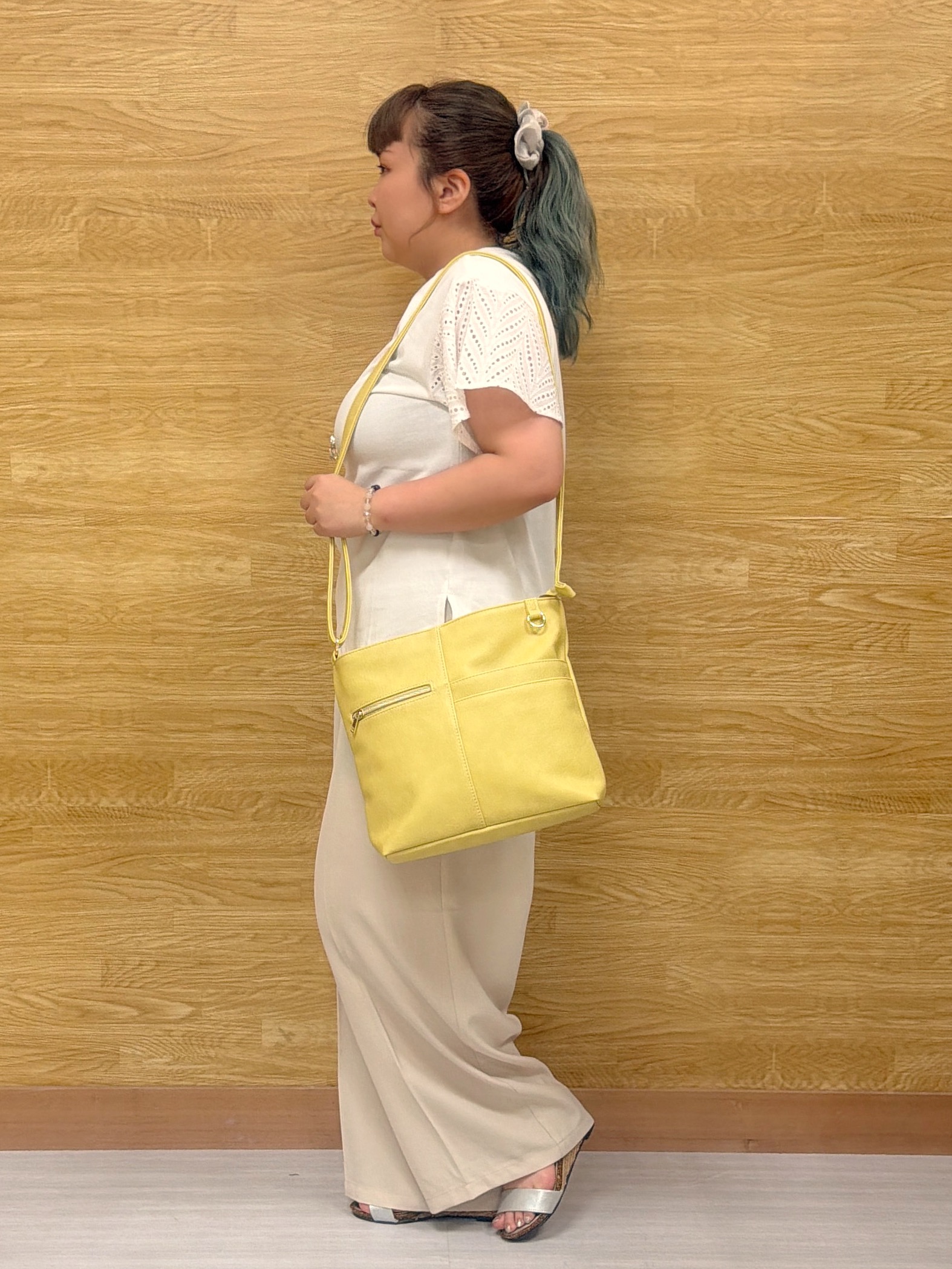 ぁむさんの「SHOO･LA･RUE｜【S-LL/洗濯機可/体型カバー】汗じみが気になりにくい お袖レースフレアTシャツ」を使ったコーディネート