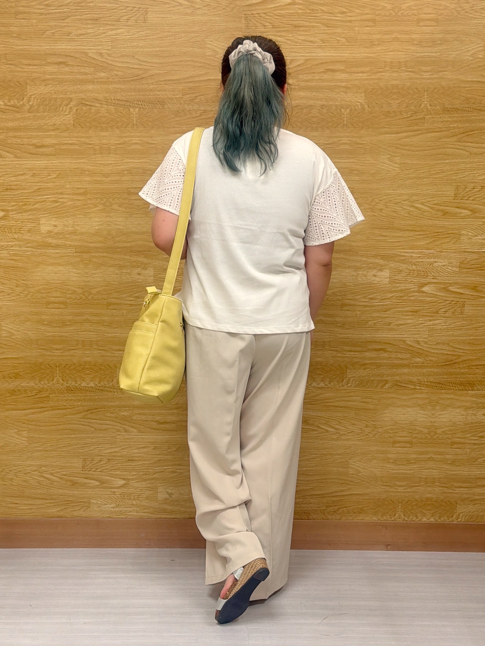 ぁむさんの「SHOO･LA･RUE｜【S-LL/洗濯機可/体型カバー】汗じみが気になりにくい お袖レースフレアTシャツ」を使ったコーディネート