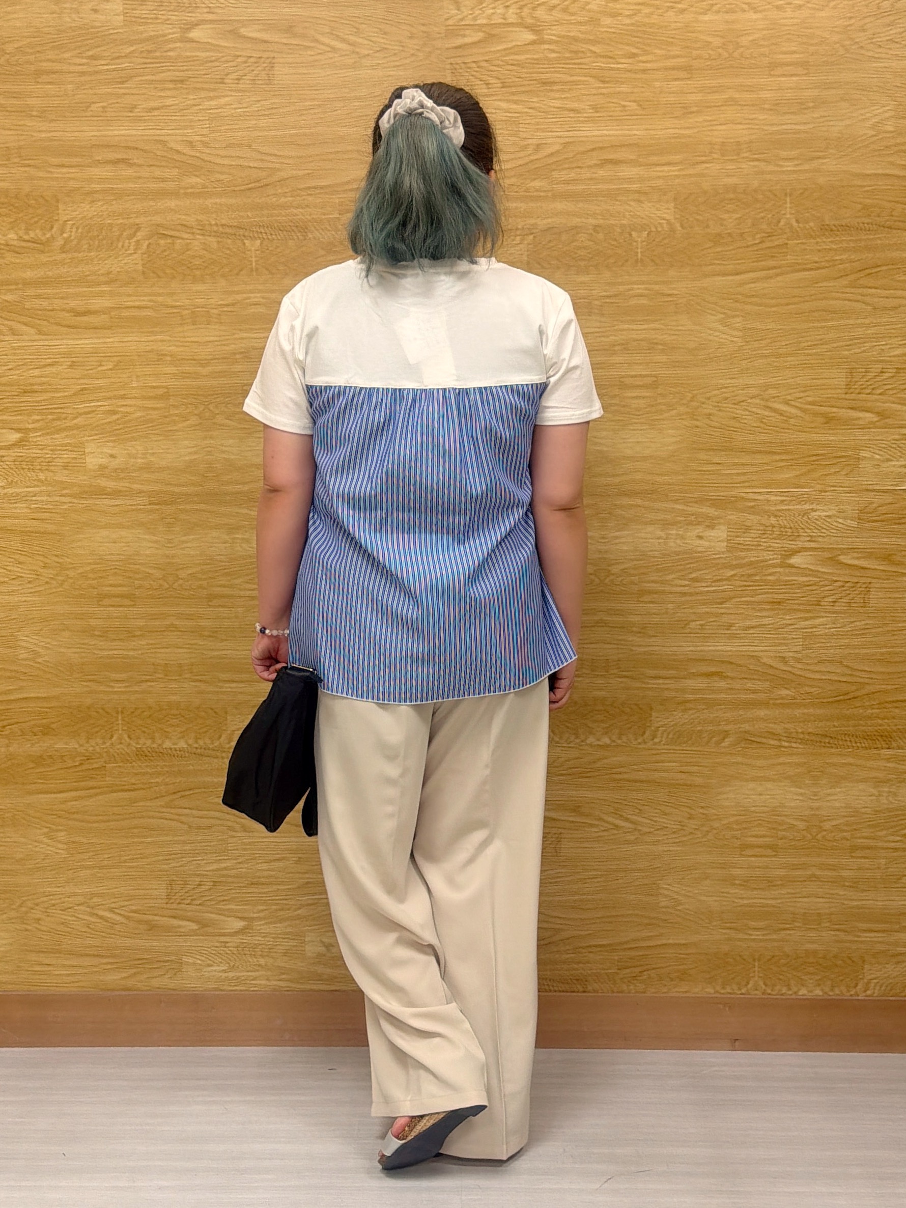 ぁむさんの「SHOO･LA･RUE｜【S-LL/洗濯機可/体型カバー】インせずサマ見え ビスチェ風異素材ドッキングTシャツ」を使ったコーディネート
