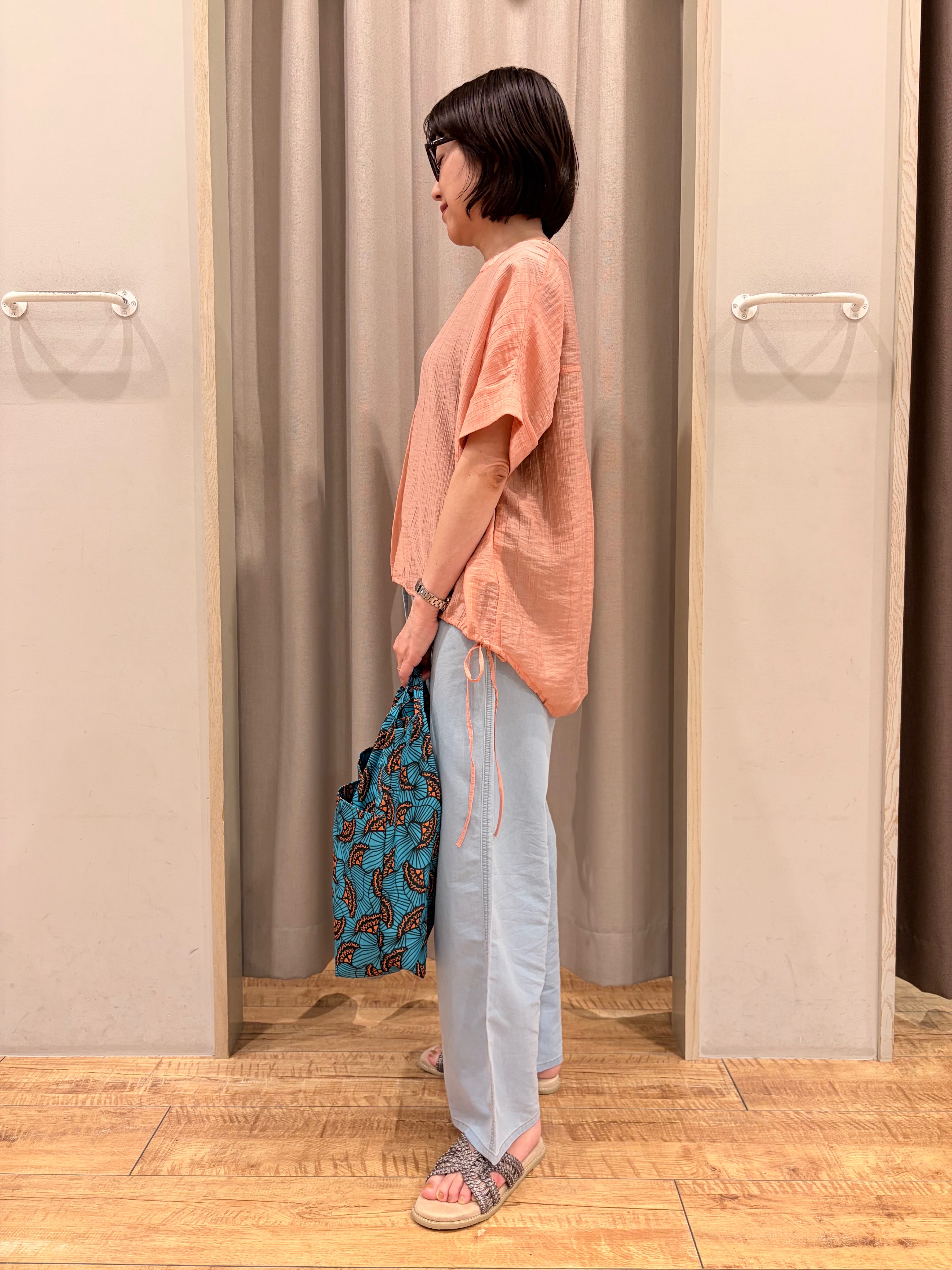 じゅのさんの「SHOO･LA･RUE｜【高レビュー/体型カバー】インせず着られる スキッパー裾リボンブラウス」を使ったコーディネート