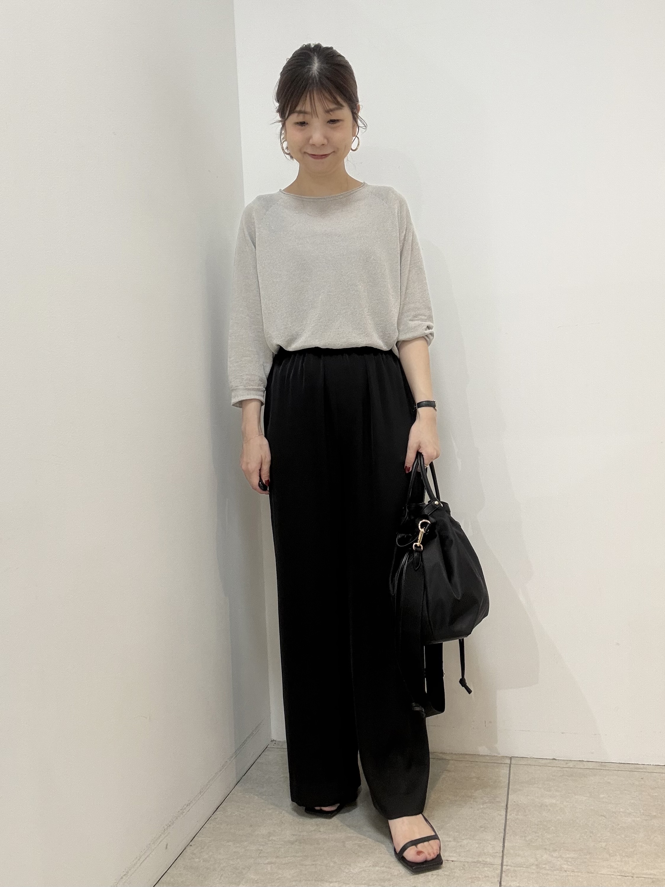 かなえさんの「UNTITLED｜【ゆったり/リラクシー】リネンボートネックプルオーバー」を使ったコーディネート