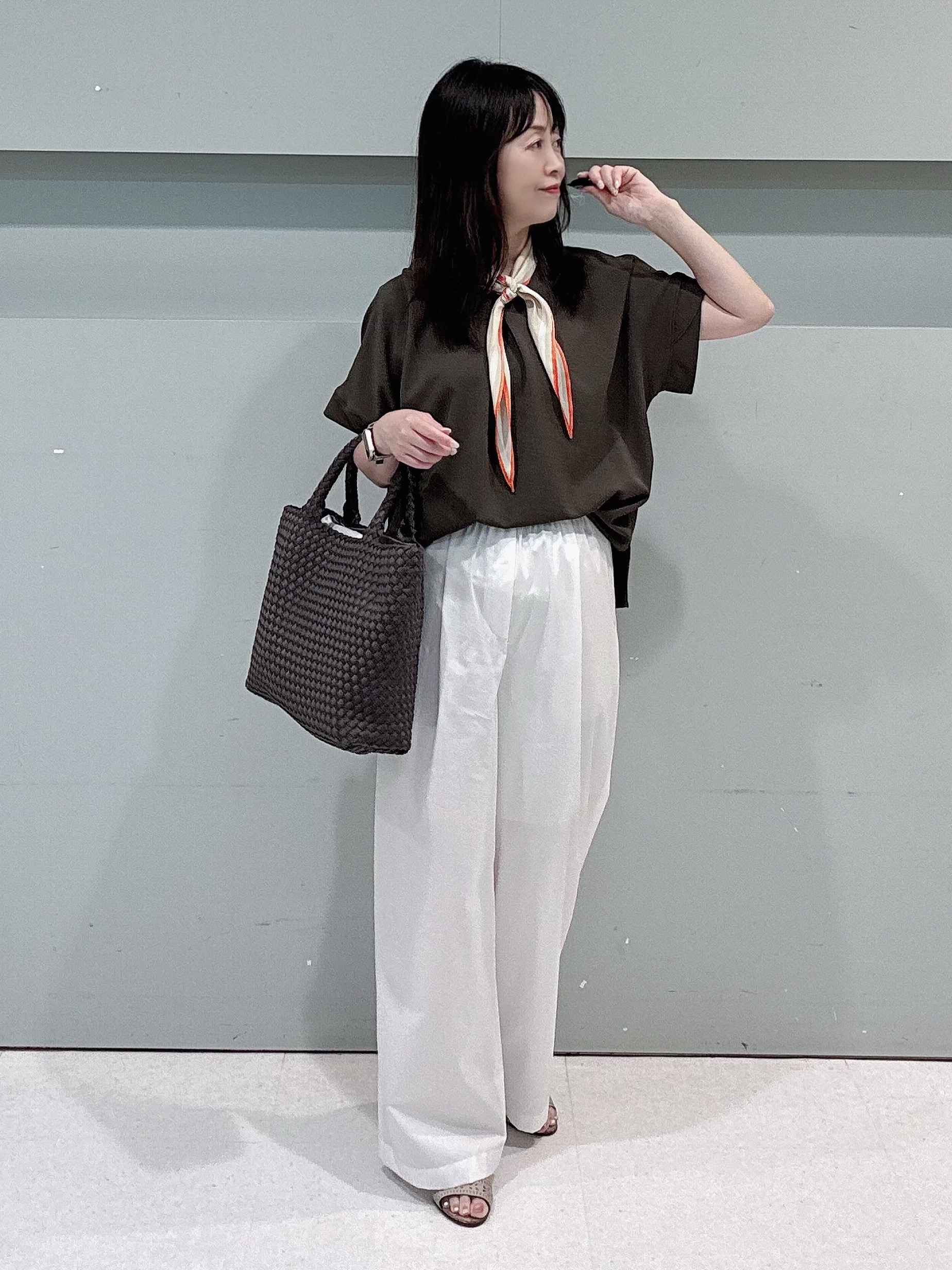 makiさんの「UNTITLED｜【セットアップ可/UVカット/前後2WAY】リラクシーフレンチスリーブブラウス」を使ったコーディネート