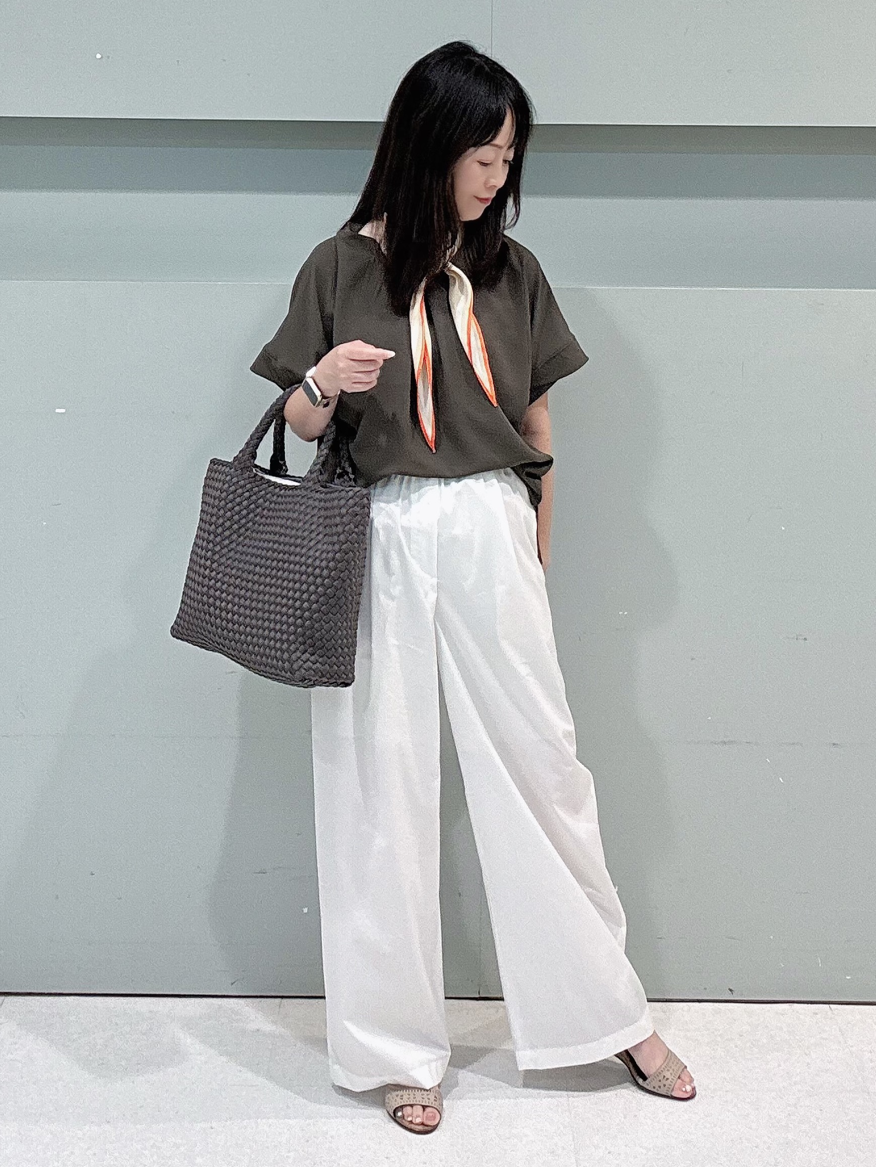 makiさんの「UNTITLED｜【セットアップ可/UVカット/前後2WAY】リラクシーフレンチスリーブブラウス」を使ったコーディネート