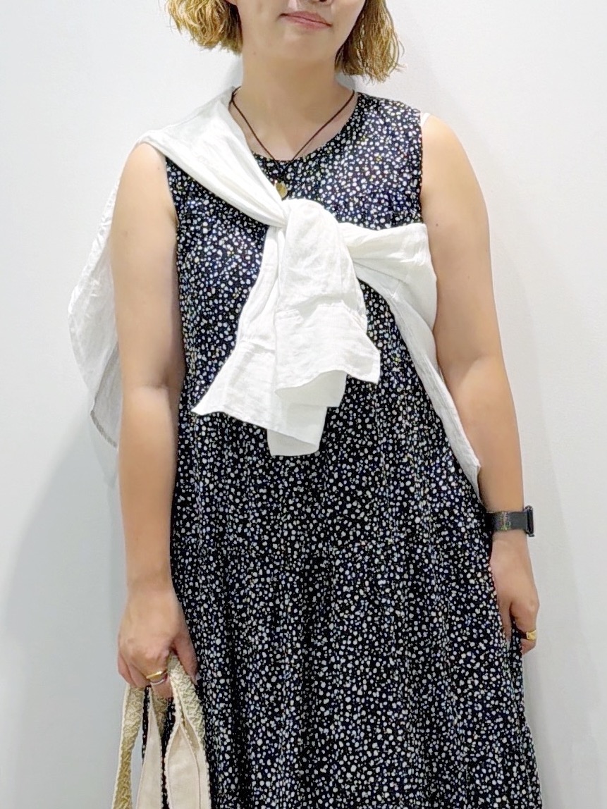 sumicaさんの「OPAQUE.CLIP｜ティアードサマードレス／オーガニックコットン混【洗濯機OK】」を使ったコーディネート