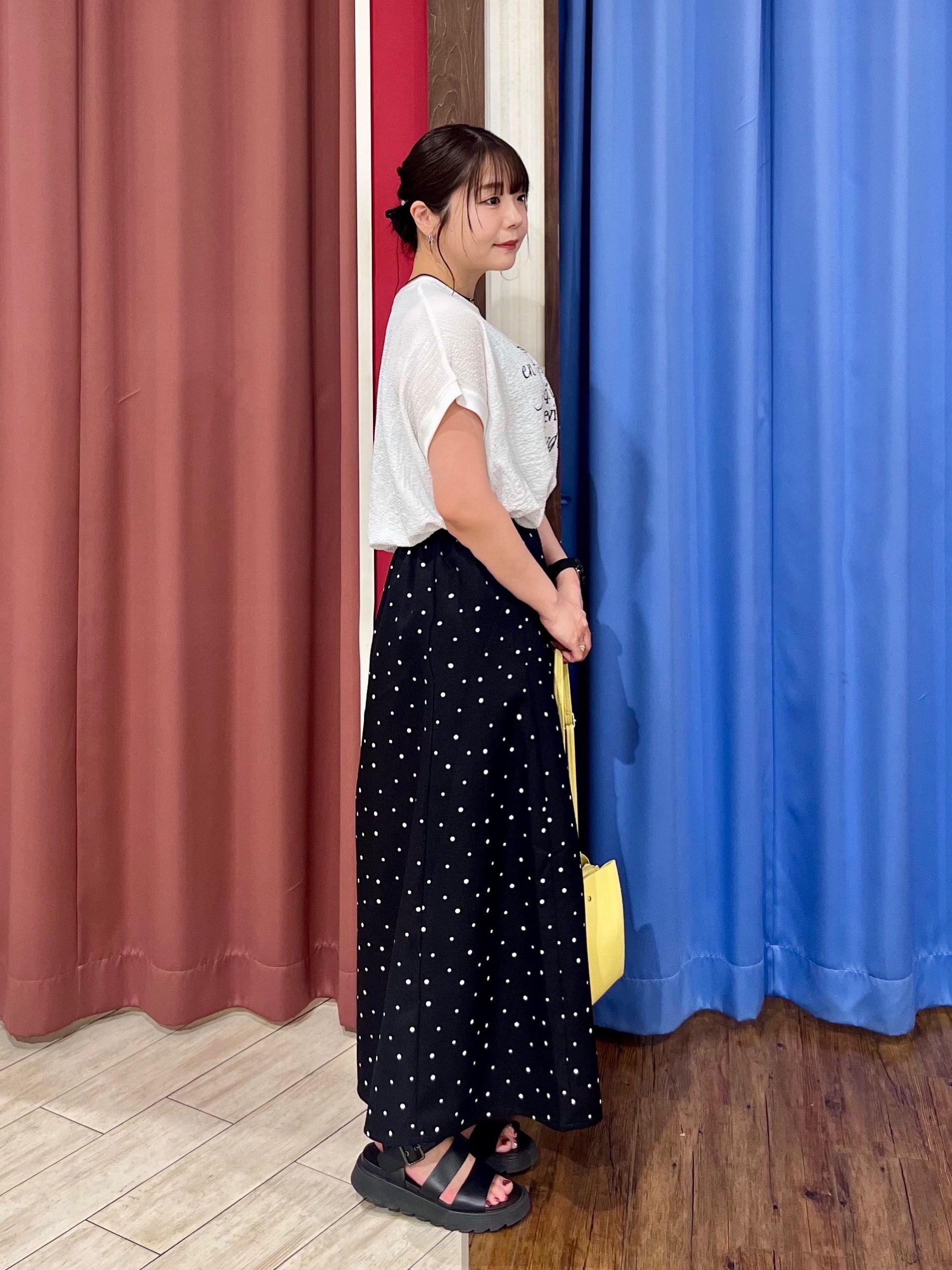 ｙｒｋさんの「SHOO･LA･RUE｜【洗濯機可】ぽこぽこさらさら アソートTシャツ」を使ったコーディネート