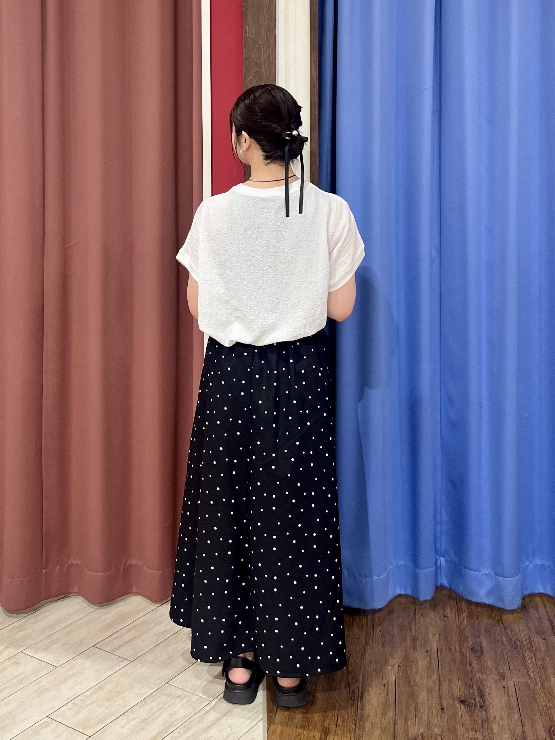 ｙｒｋさんの「SHOO･LA･RUE｜【洗濯機可】ぽこぽこさらさら アソートTシャツ」を使ったコーディネート