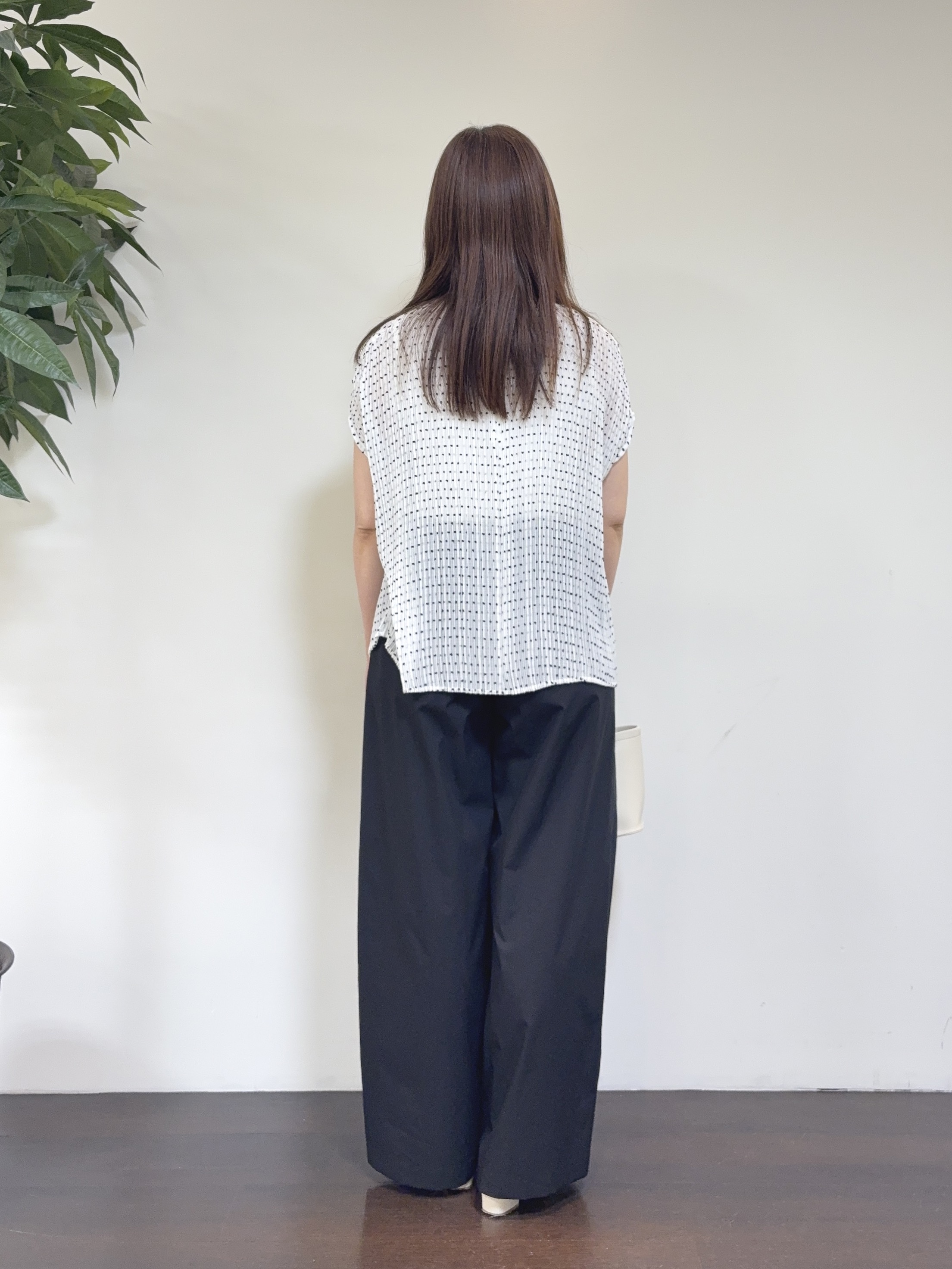CHISATOさんの「UNTITLED｜【1枚で着映える】ドットジャガードブラウス」を使ったコーディネート