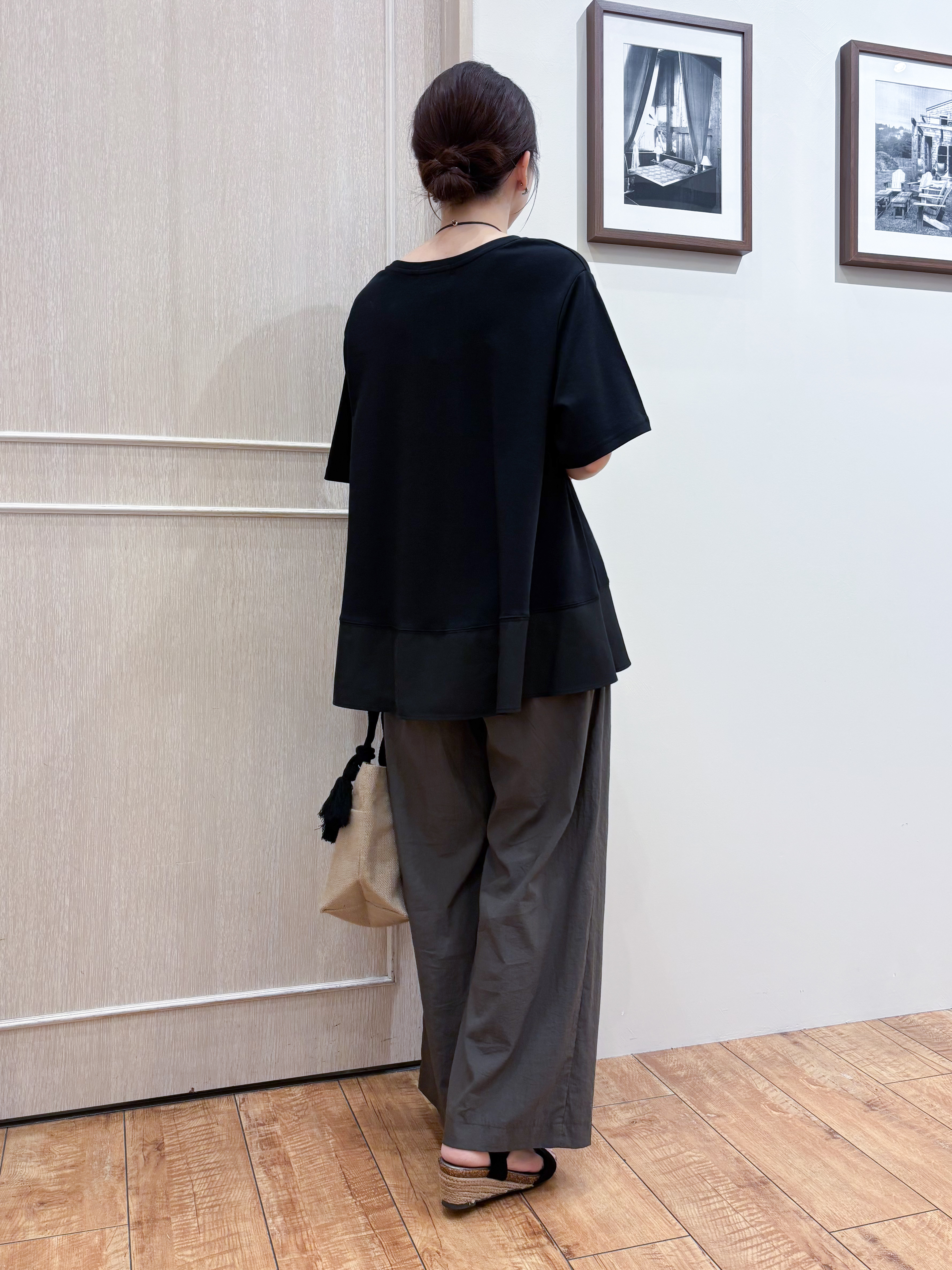 なみさんの「SHOO･LA･RUE｜【UV/抗菌防臭/洗濯機可】体型カバーも叶う 裾切り替えAライントップス」を使ったコーディネート