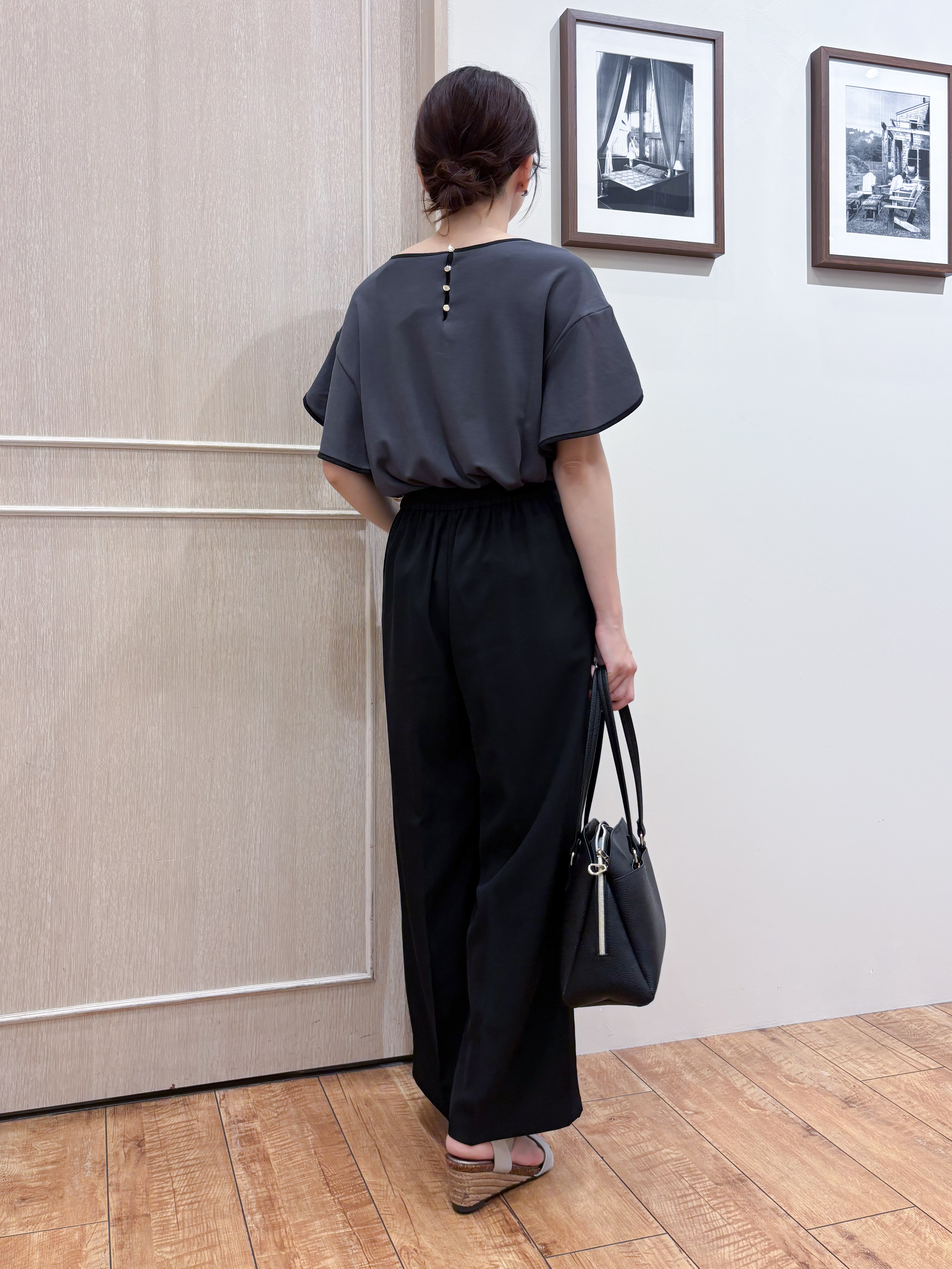 なみさんの「SHOO･LA･RUE｜【洗濯機可/S-LL】配色パイピング フレアスリーブトップス」を使ったコーディネート
