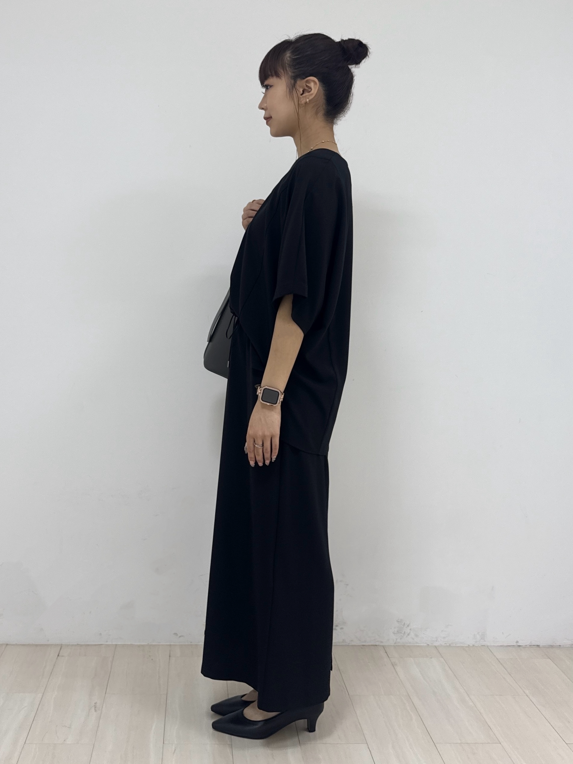 萩原 優里菜さんの「INDIVI｜【体型＆二の腕カバー/着る日傘】ドルマントップス」を使ったコーディネート