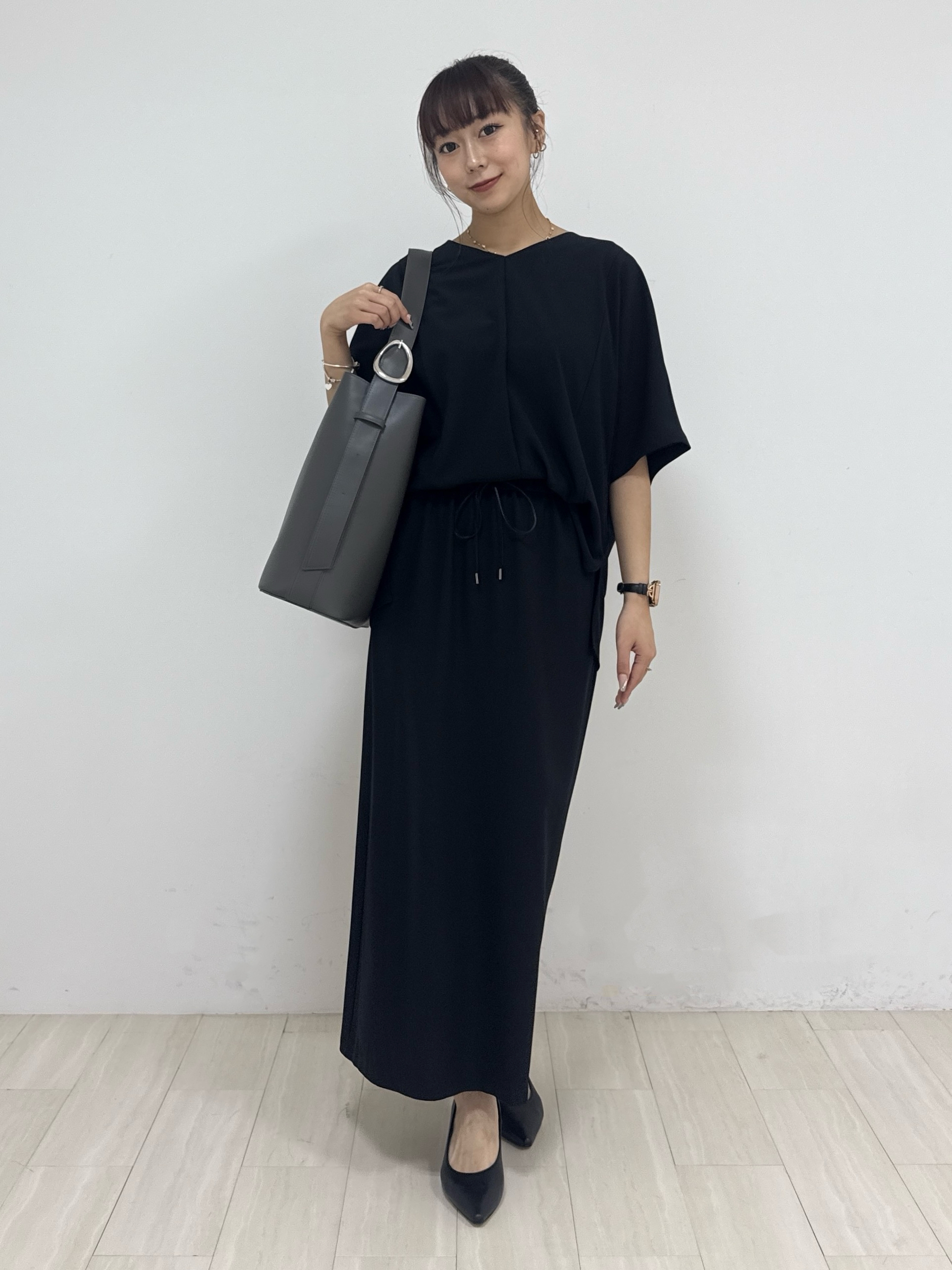 萩原 優里菜さんの「INDIVI｜【体型＆二の腕カバー/着る日傘】ドルマントップス」を使ったコーディネート